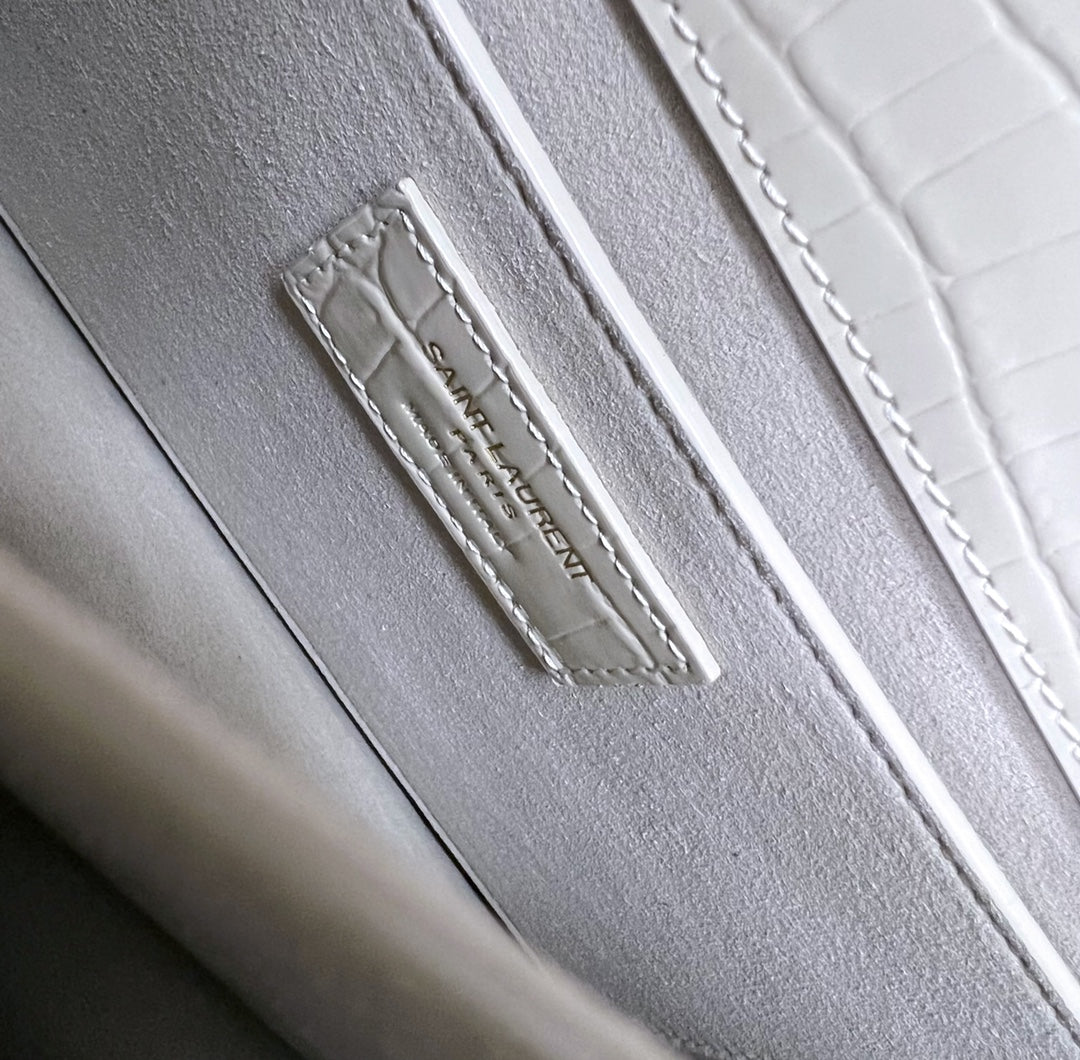 SAINT LAURENT SUNSET MEDIUM 22 IN WHITE CROCODILE PATTERN CALFSKIN GOLD HARDWARE