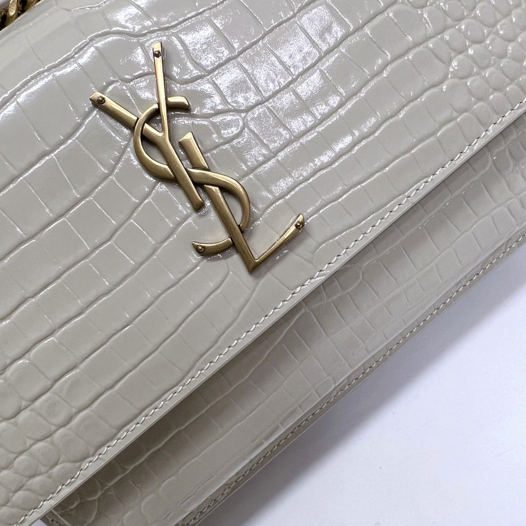 SAINT LAURENT SUNSET MEDIUM 22 IN WHITE CROCODILE PATTERN CALFSKIN GOLD HARDWARE