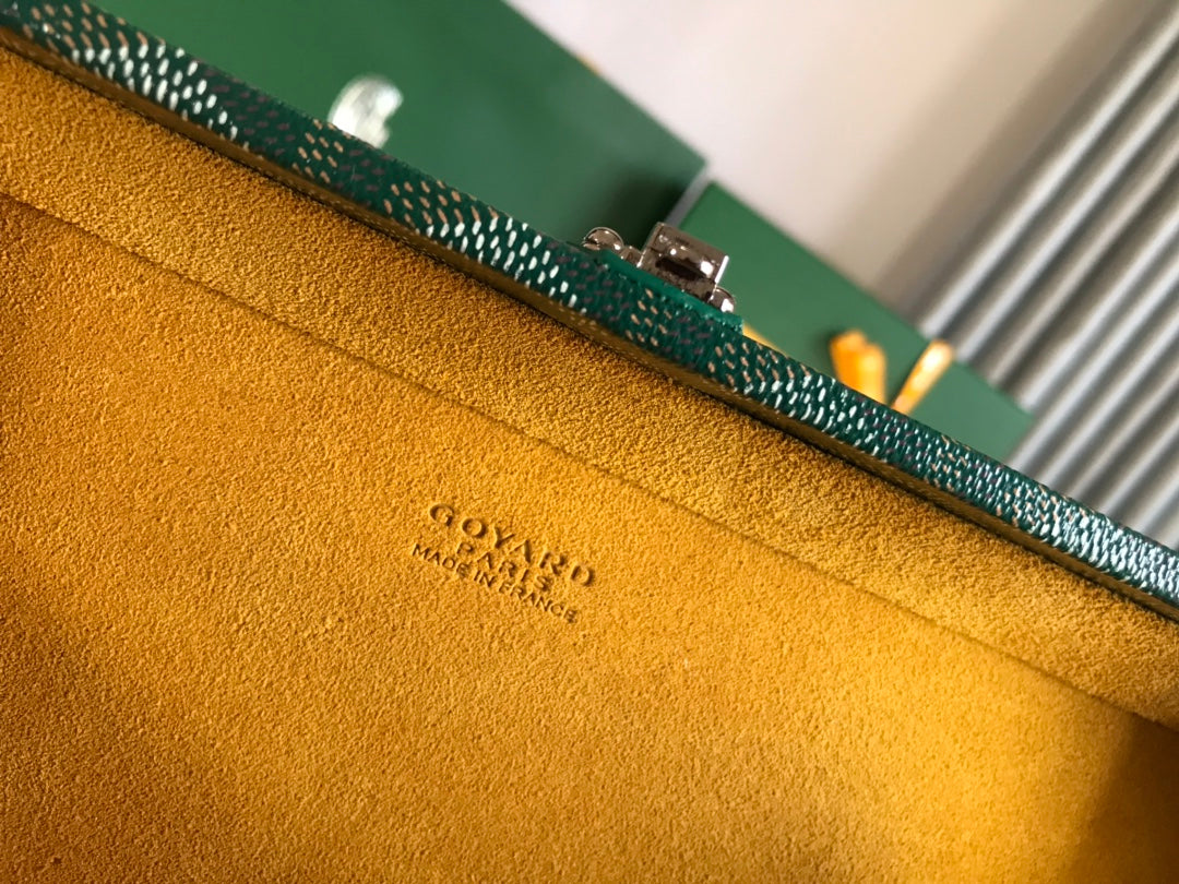 GOYARD GRAND HÔTEL TRUNK BAG 24 IN GREEN GOYARDINE CANVAS AND CALFSKIN
