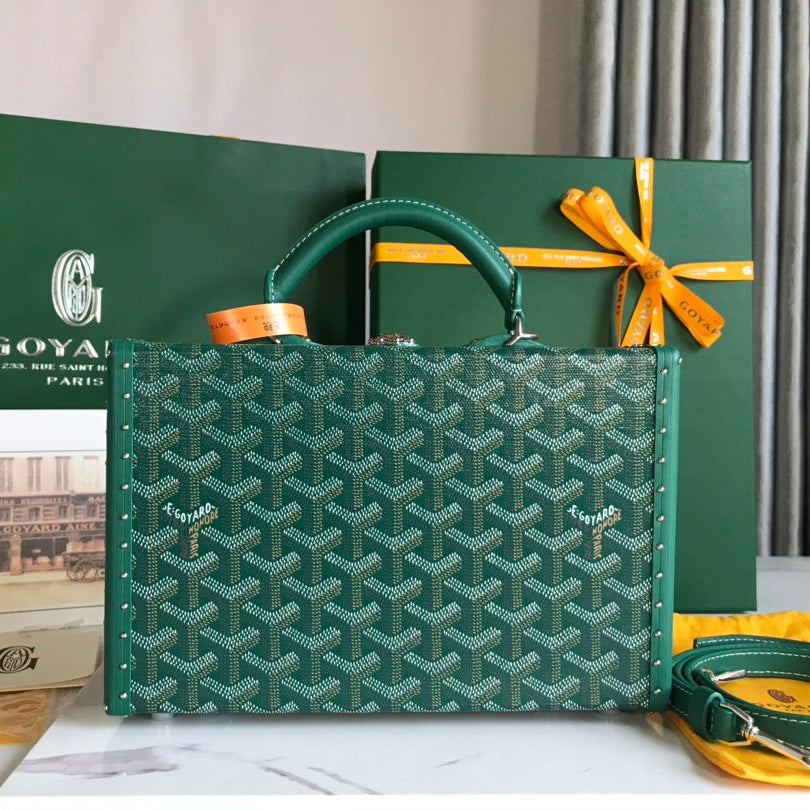 GOYARD GRAND HÔTEL TRUNK BAG 24 IN GREEN GOYARDINE CANVAS AND CALFSKIN
