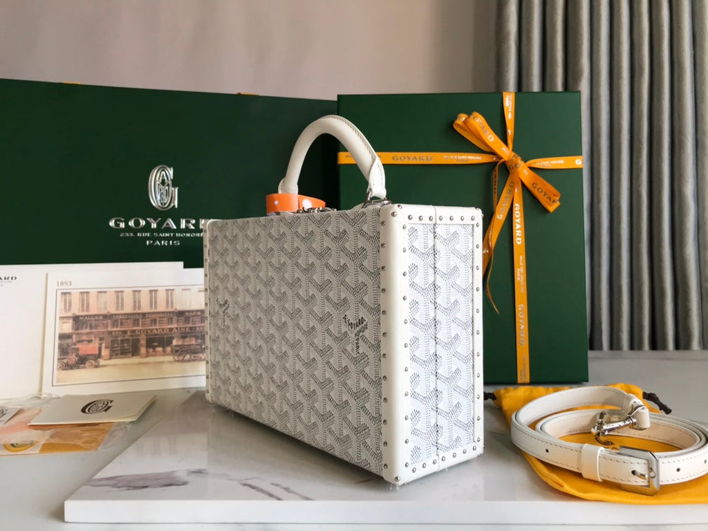 GOYARD GRAND HÔTEL TRUNK BAG 24 IN WHITE GOYARDINE CANVAS AND CALFSKIN