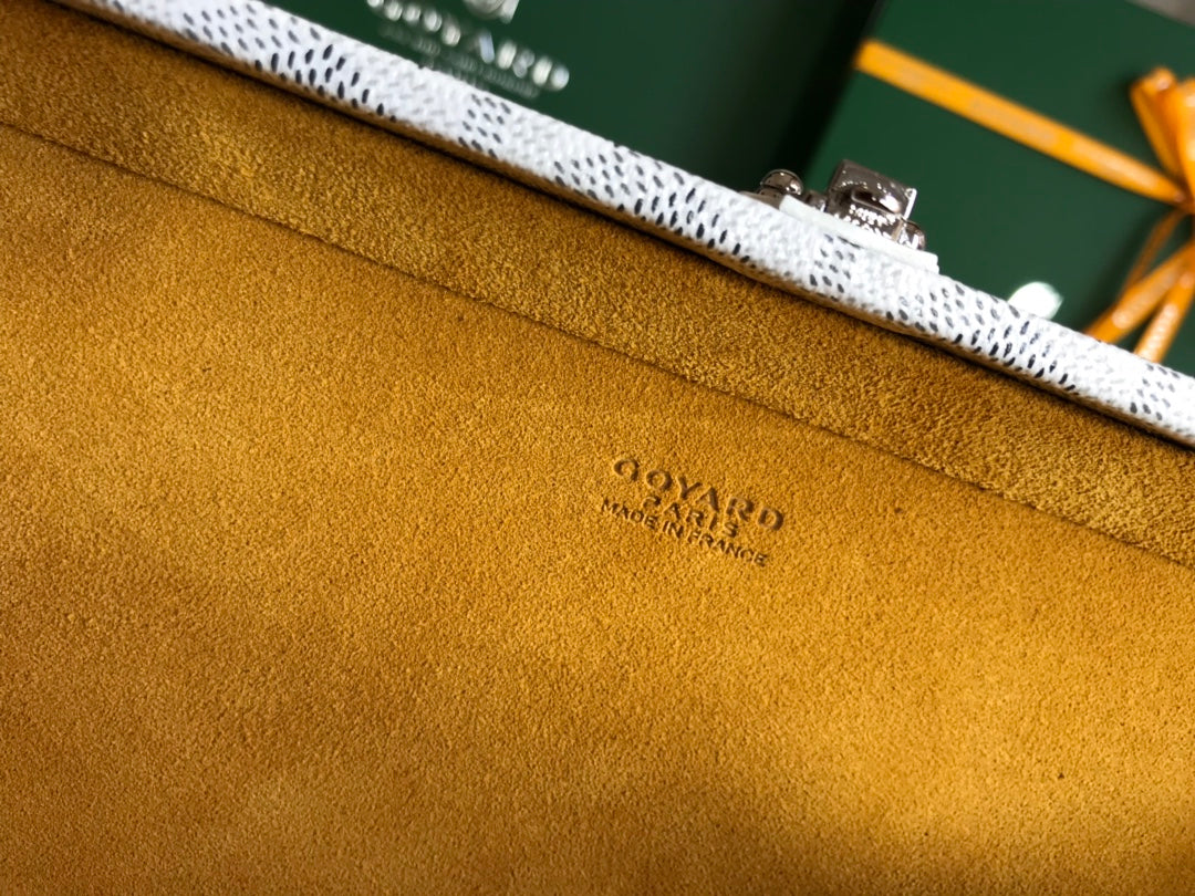 GOYARD GRAND HÔTEL TRUNK BAG 24 IN WHITE GOYARDINE CANVAS AND CALFSKIN