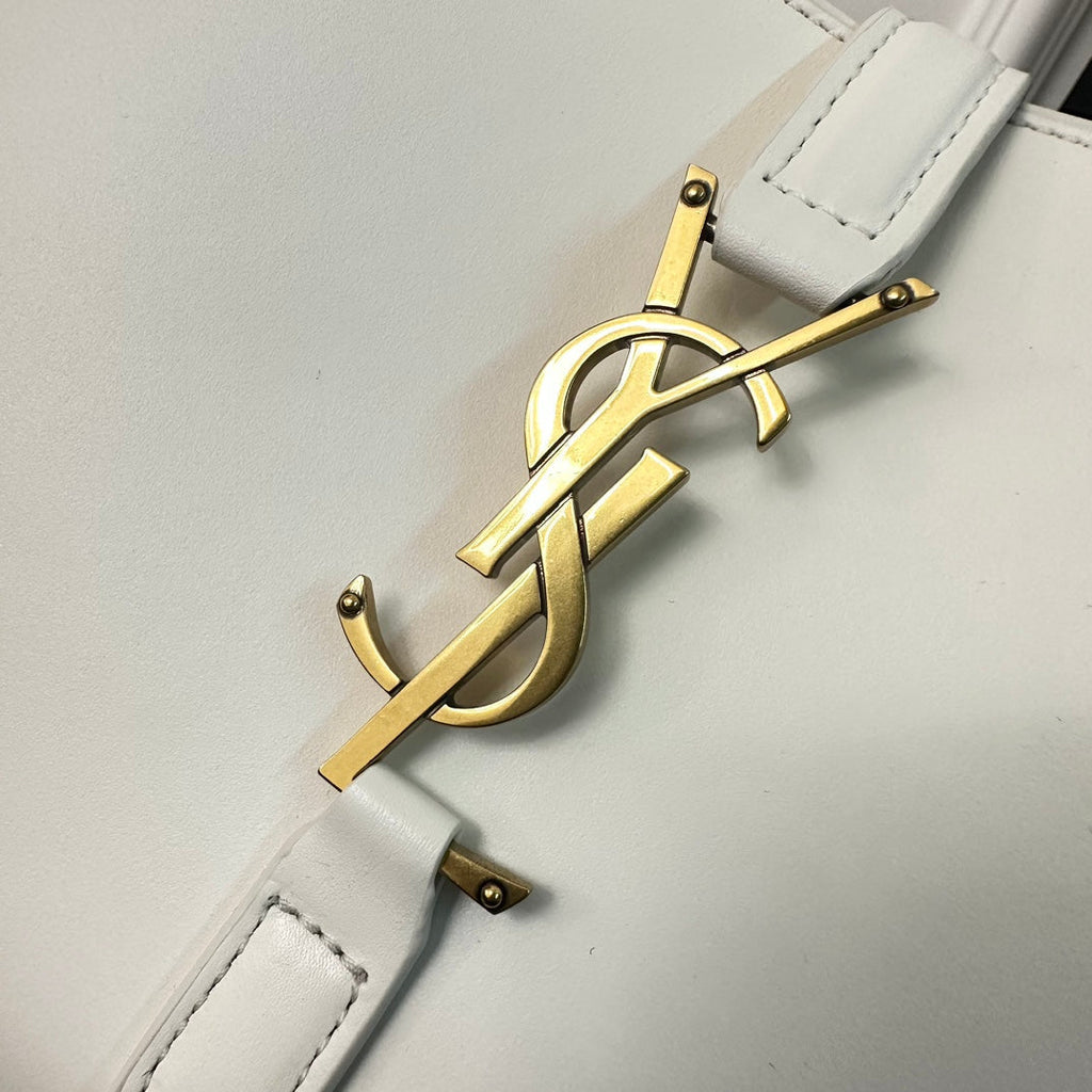SAINT LAURENT LE 5 À 7 BAG 24 WHITE CALFSKIN