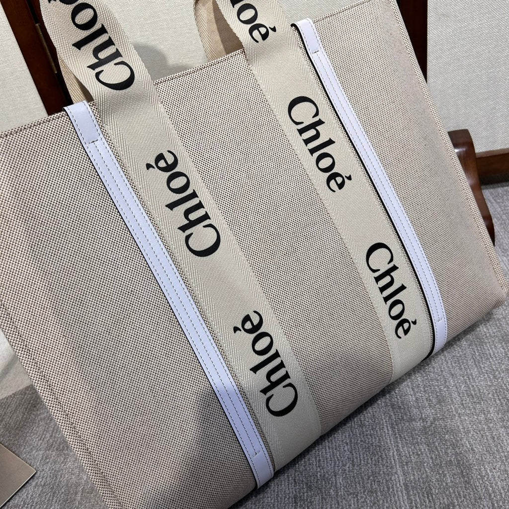 CHLOE LAGRE WOODY TOTE BAG 45 IN BEIGE LINEN CANVAS BLACK WEBBING LOGO EMBROIDER WHITE CALFSKIN
