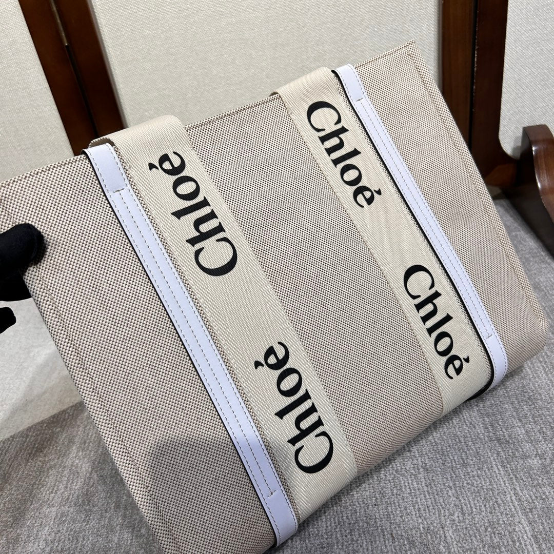 CHLOE MEDIUM WOODY TOTE BAG 37 IN BEIGE LINEN CANVAS WEBBING BLACK LOGO EMBROIDER WHITE CALFSKIN