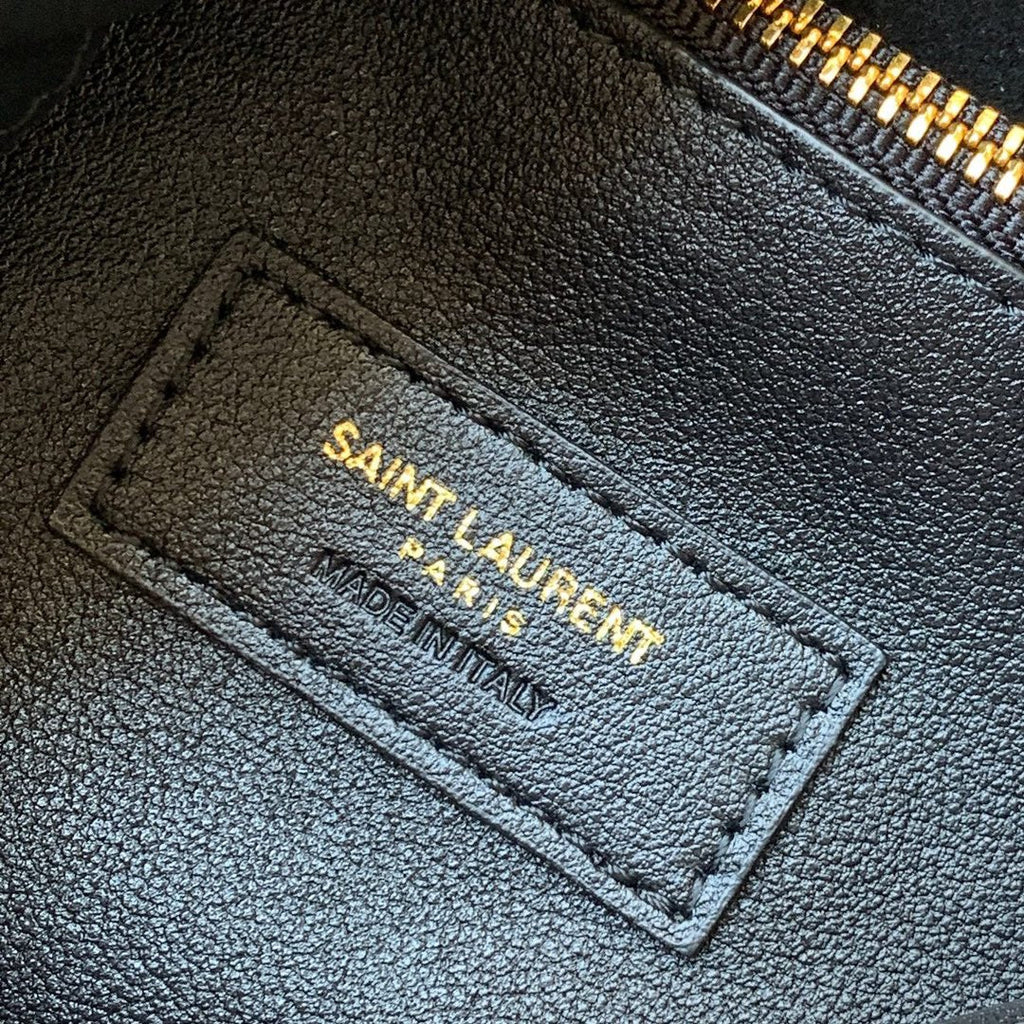 SAINT LAURENT LE 5 À 7 HANDBAG 22 IN BLACK CALFSKIN