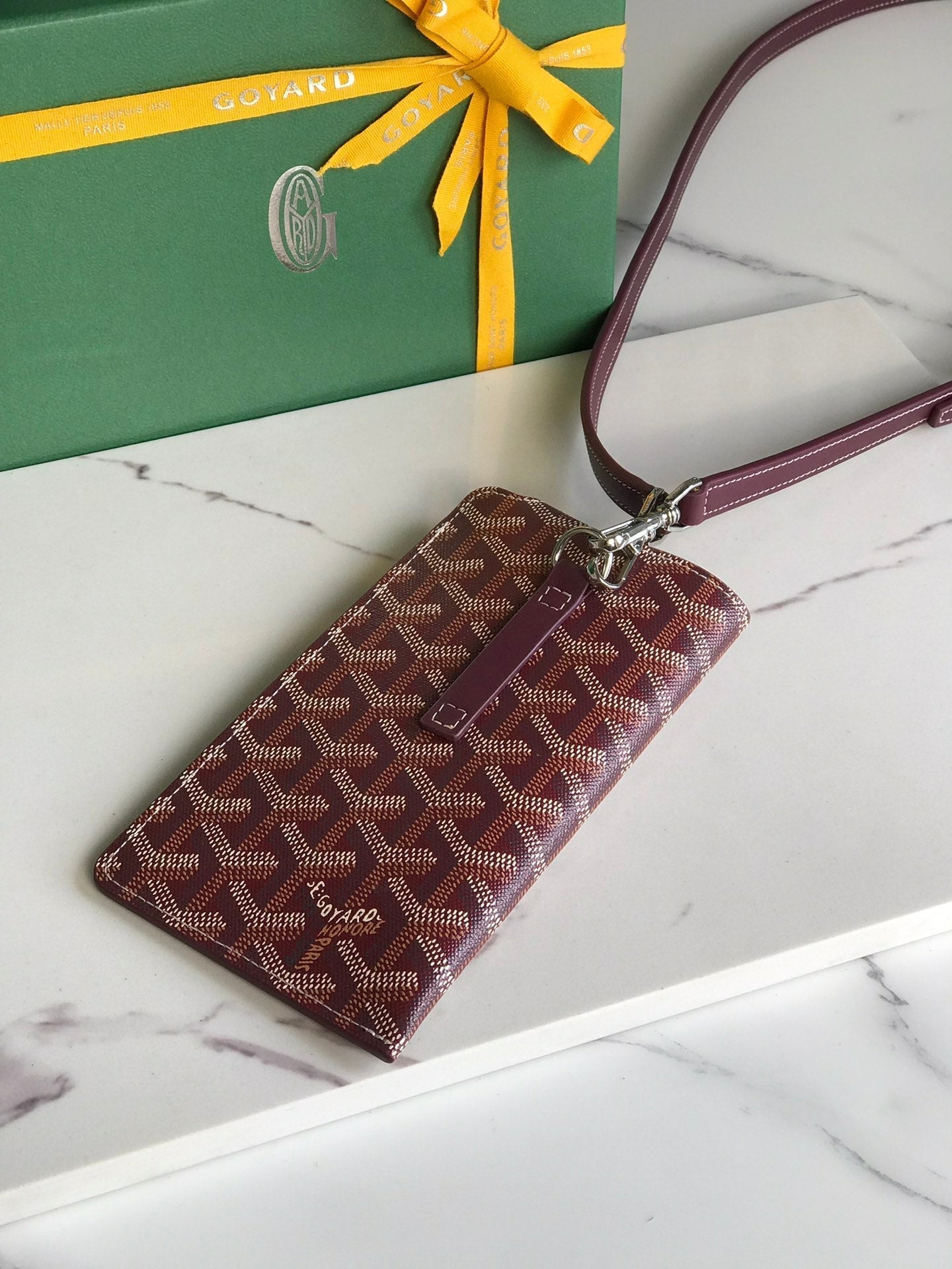 GOYARD MONTMARTRE GM CASE 18 IN WINE RED GOYARDINE CANVAS