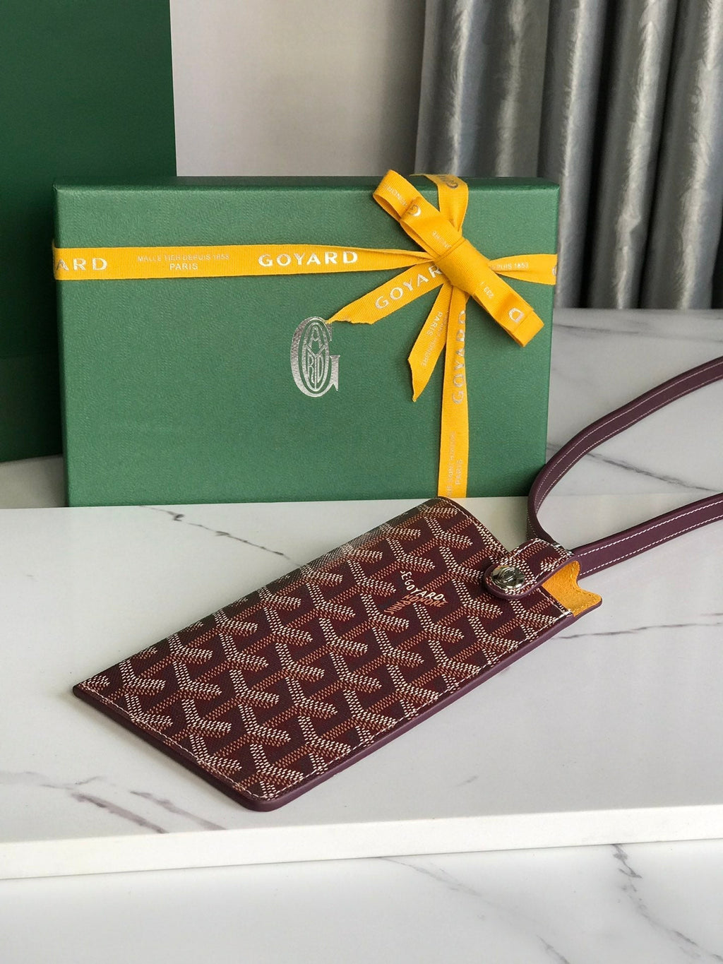 GOYARD MONTMARTRE GM CASE 18 IN WINE RED GOYARDINE CANVAS