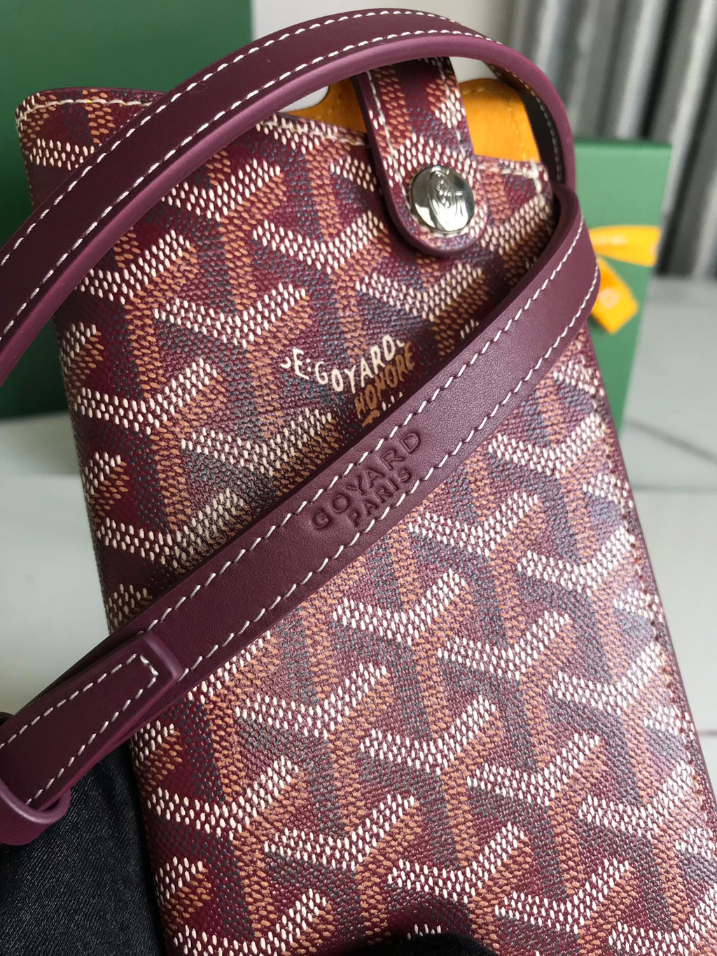 GOYARD MONTMARTRE GM CASE 18 IN WINE RED GOYARDINE CANVAS
