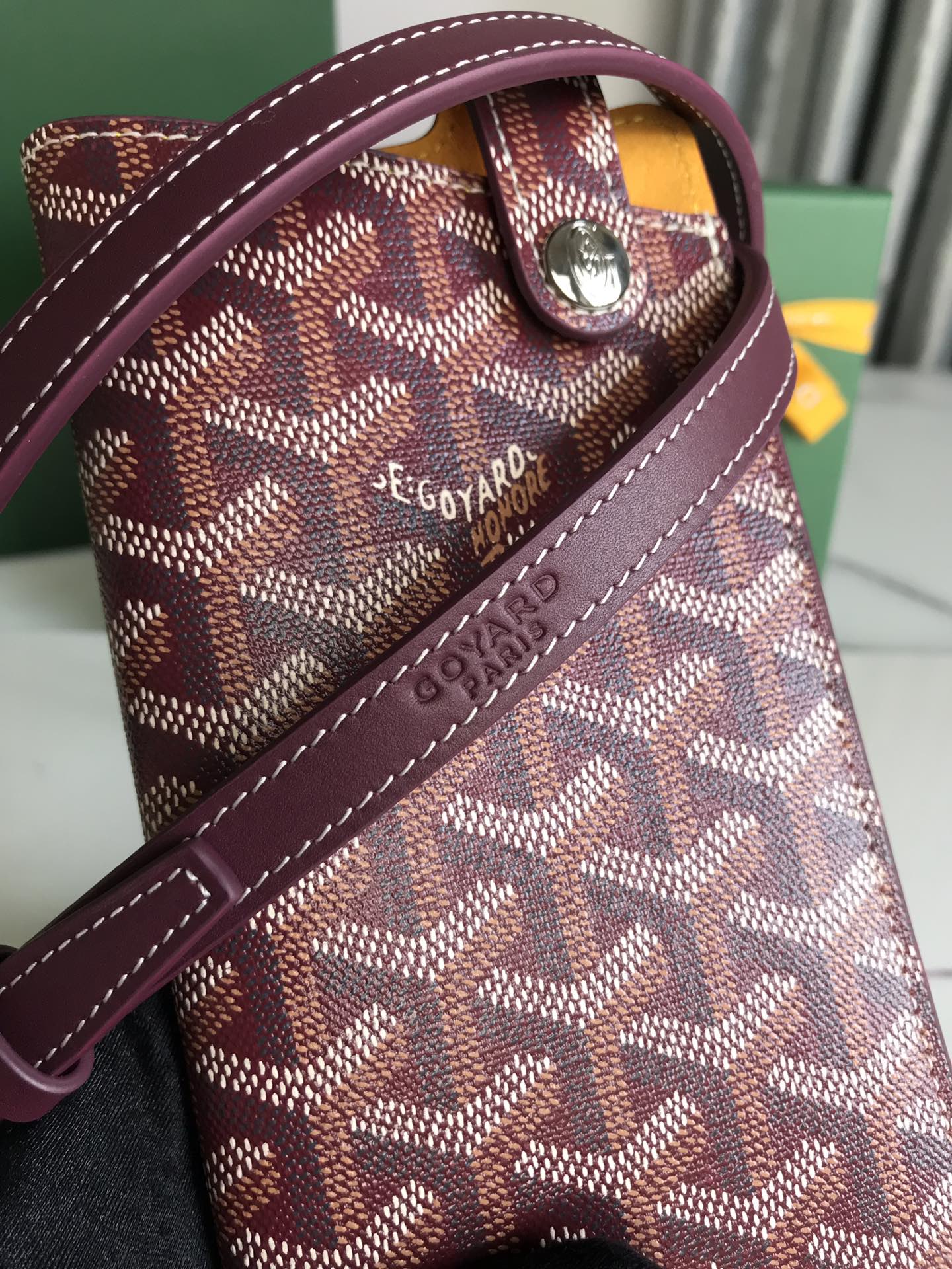 GOYARD MONTMARTRE GM CASE 18 IN WINE RED GOYARDINE CANVAS