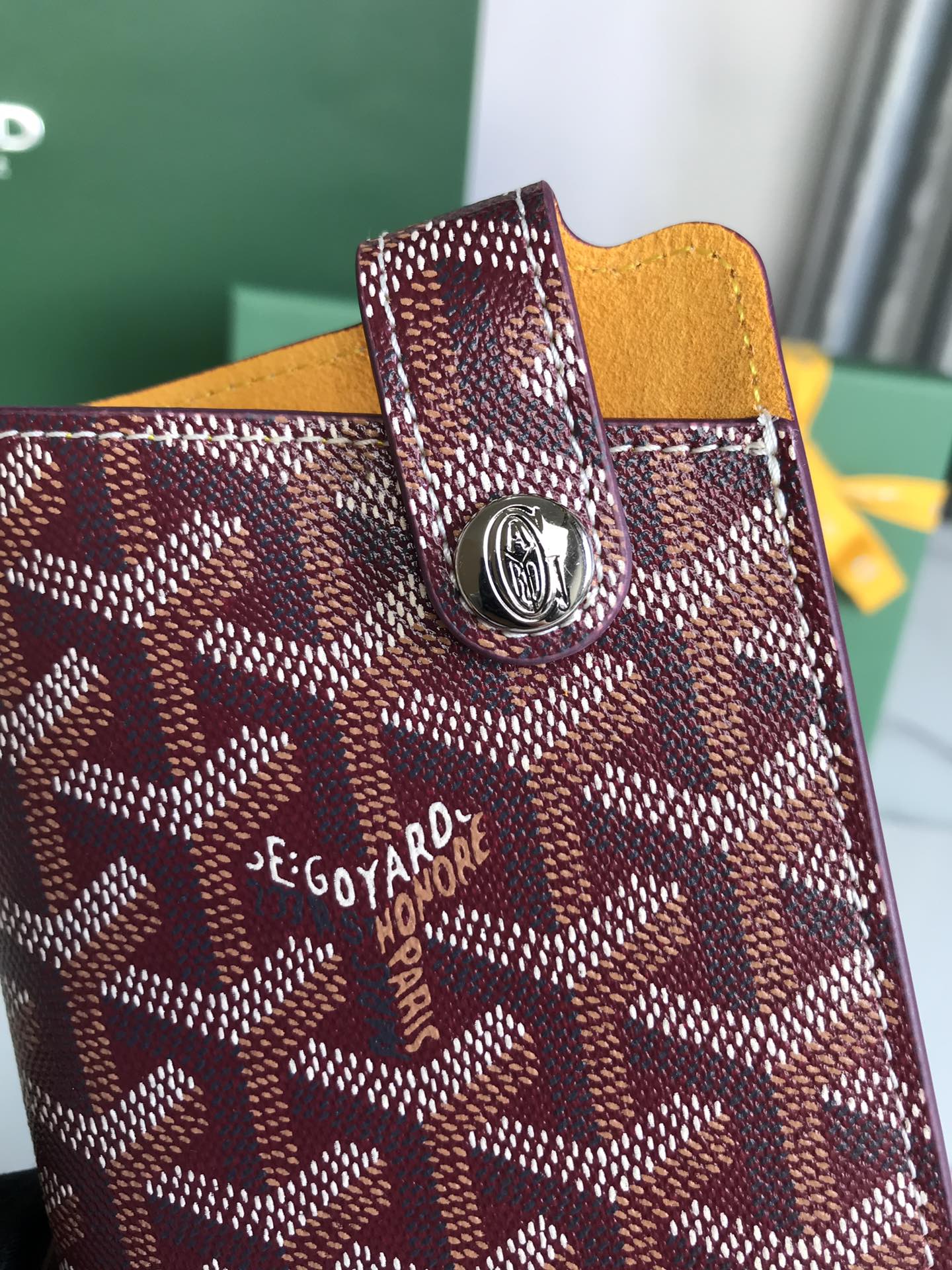 GOYARD MONTMARTRE GM CASE 18 IN WINE RED GOYARDINE CANVAS