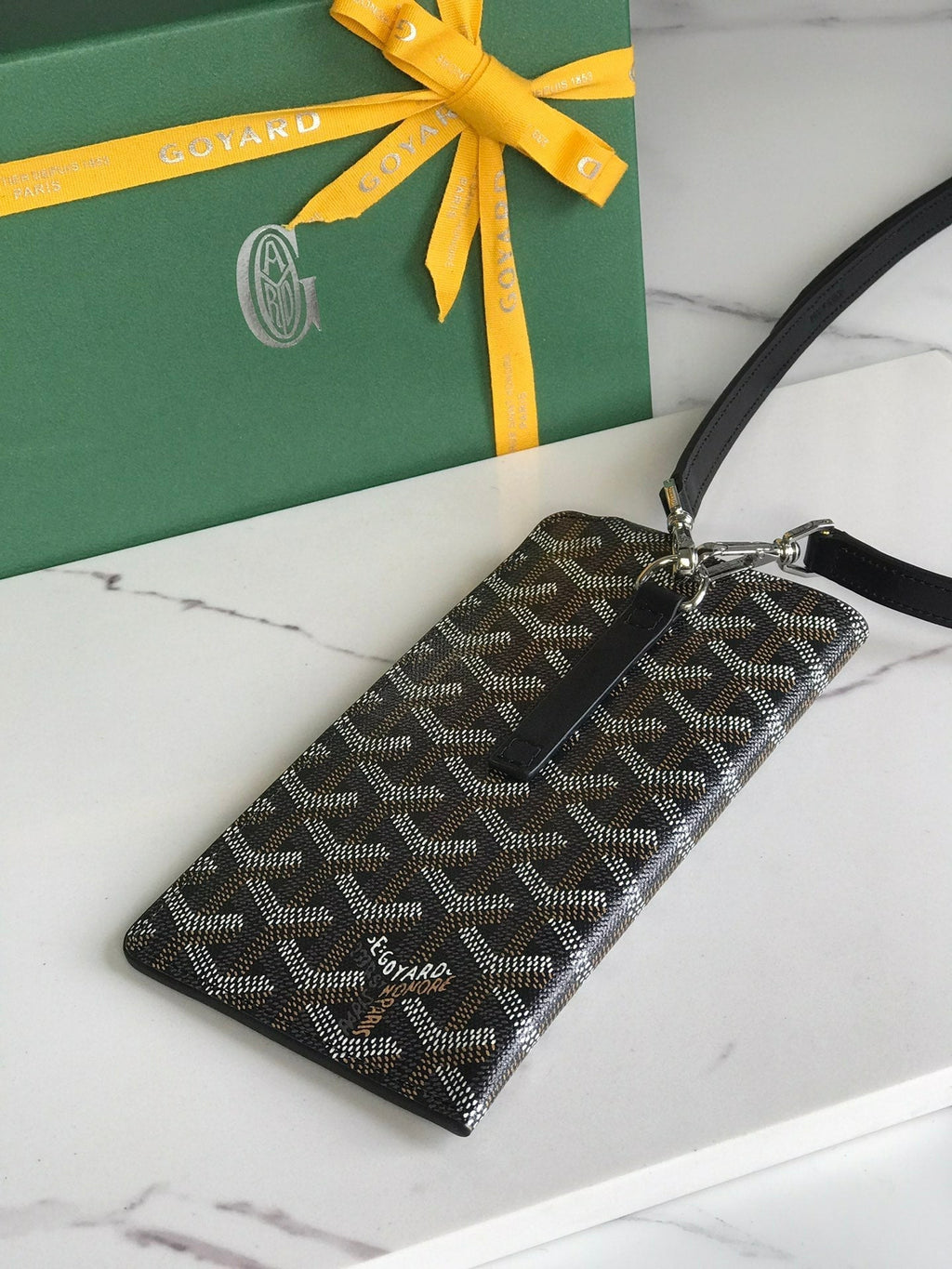 GOYARD MONTMARTRE GM CASE 18 IN BLACK GOYARDINE CANVAS