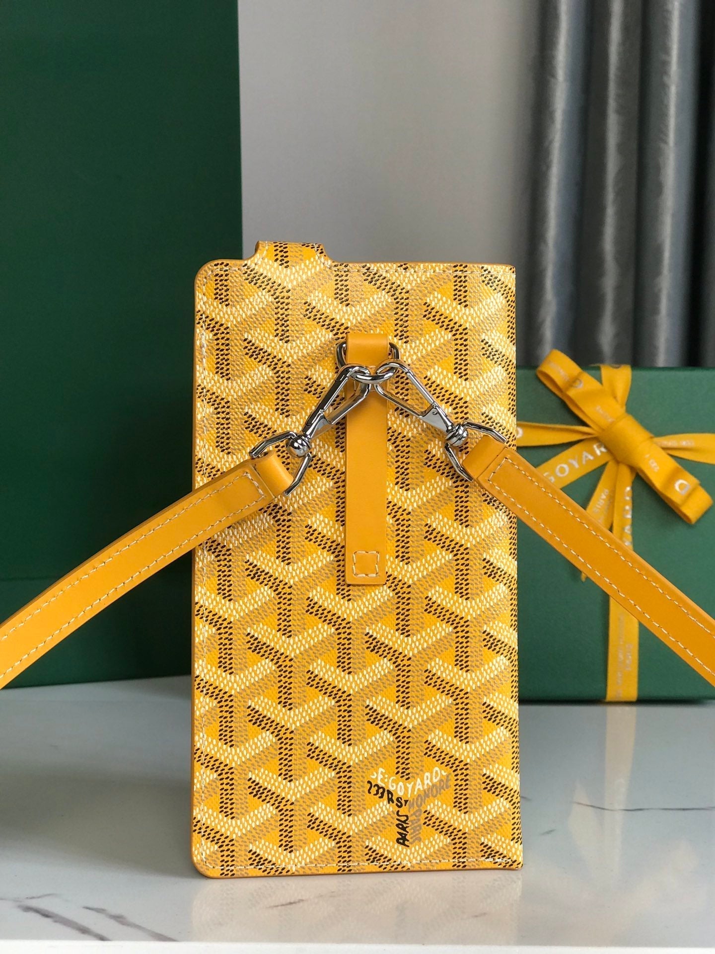 GOYARD MONTMARTRE GM CASE 18 IN YELLOW GOYARDINE CANVAS