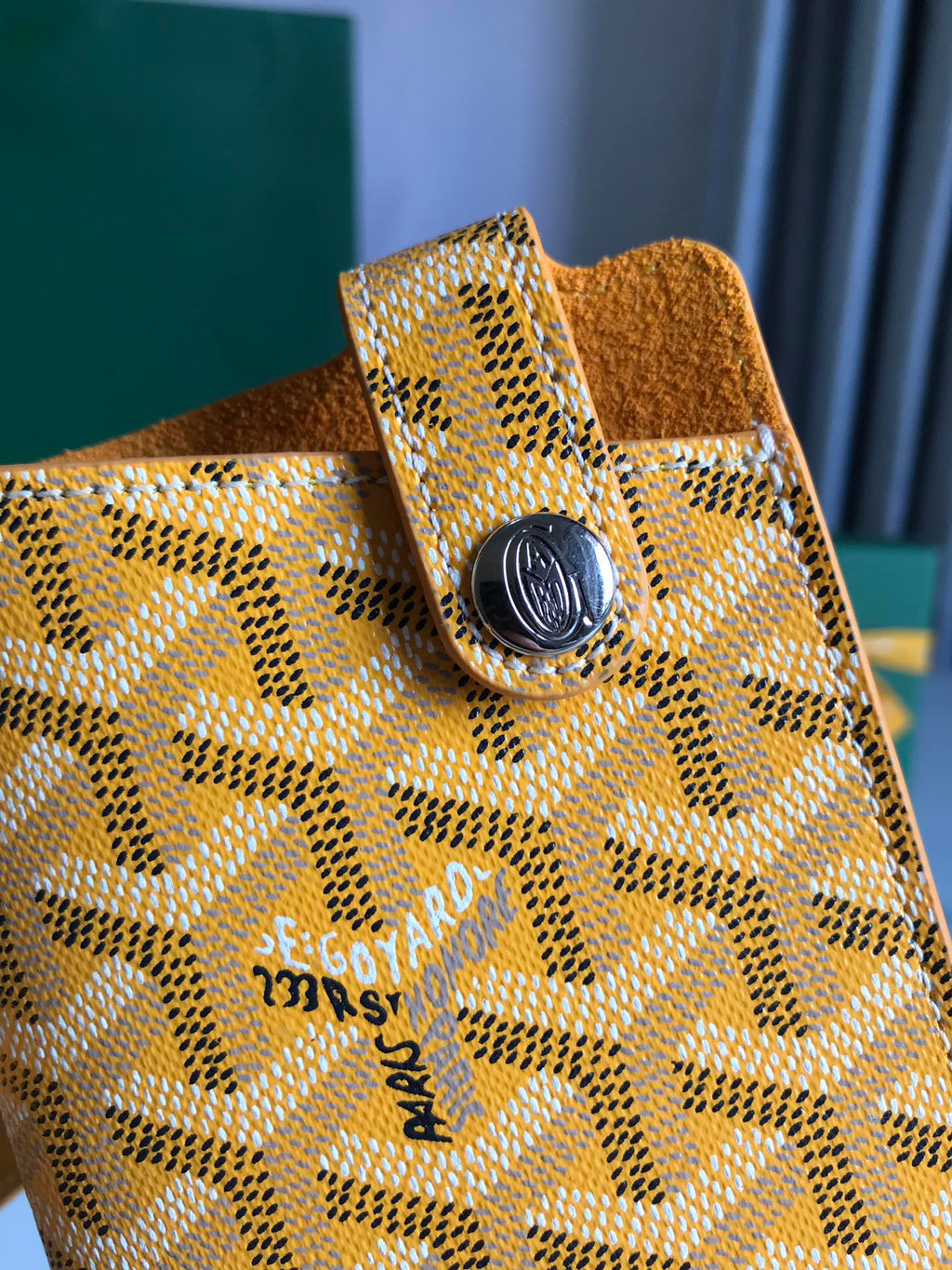 GOYARD MONTMARTRE GM CASE 18 IN YELLOW GOYARDINE CANVAS