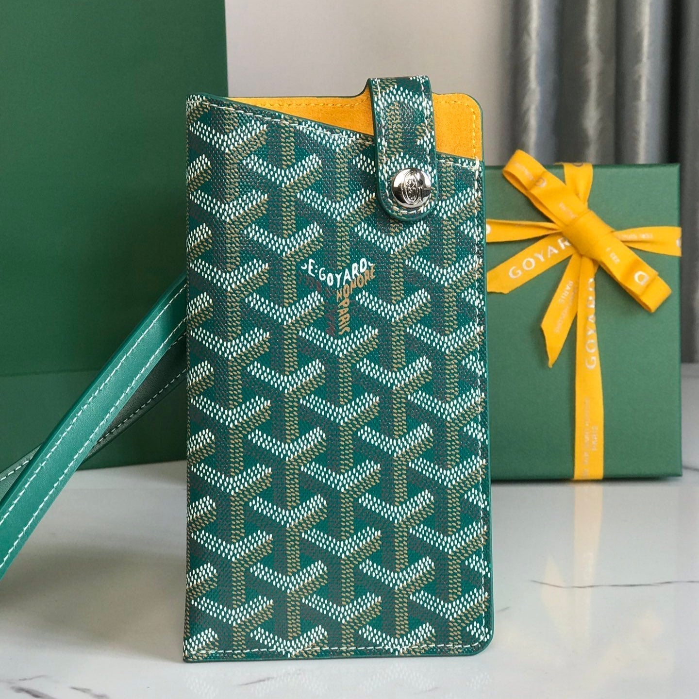 GOYARD MONTMARTRE GM CASE 18 IN GREEN GOYARDINE CANVAS