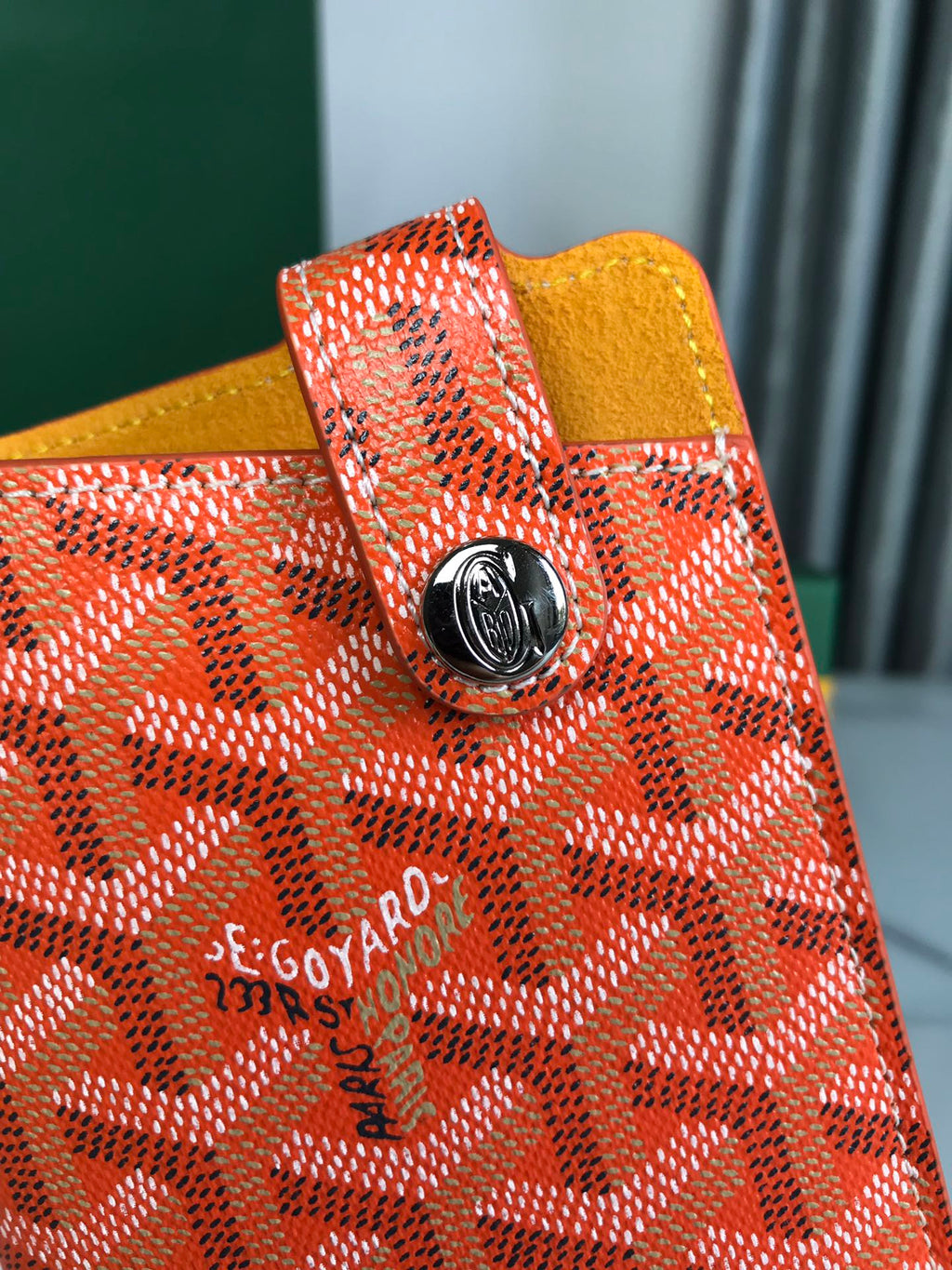 GOYARD MONTMARTRE GM CASE 18 IN ORANGE GOYARDINE CANVAS