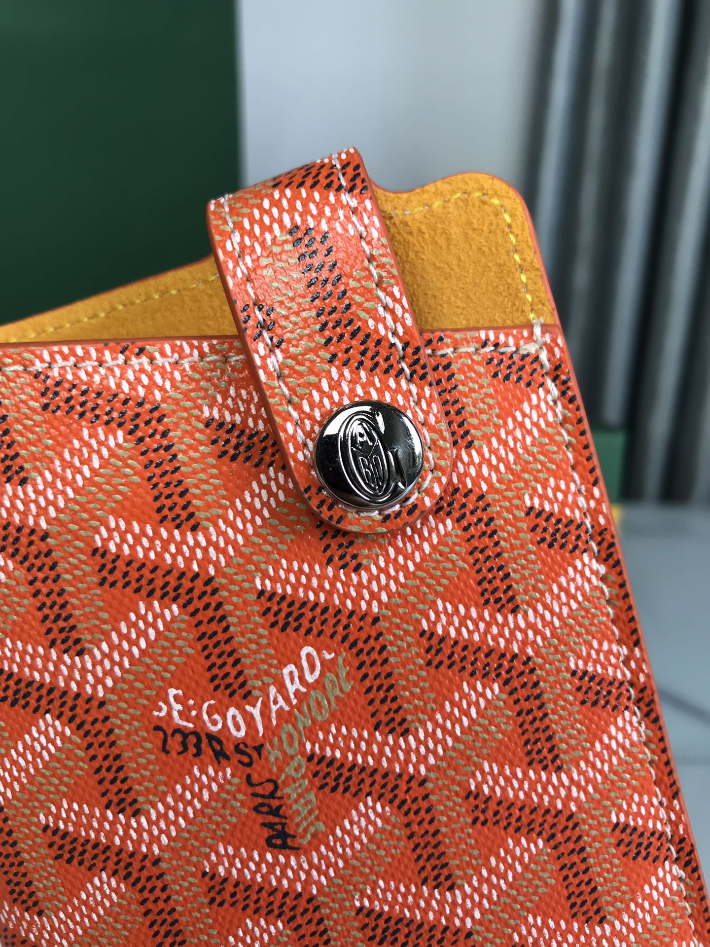 GOYARD MONTMARTRE GM CASE 18 IN ORANGE GOYARDINE CANVAS