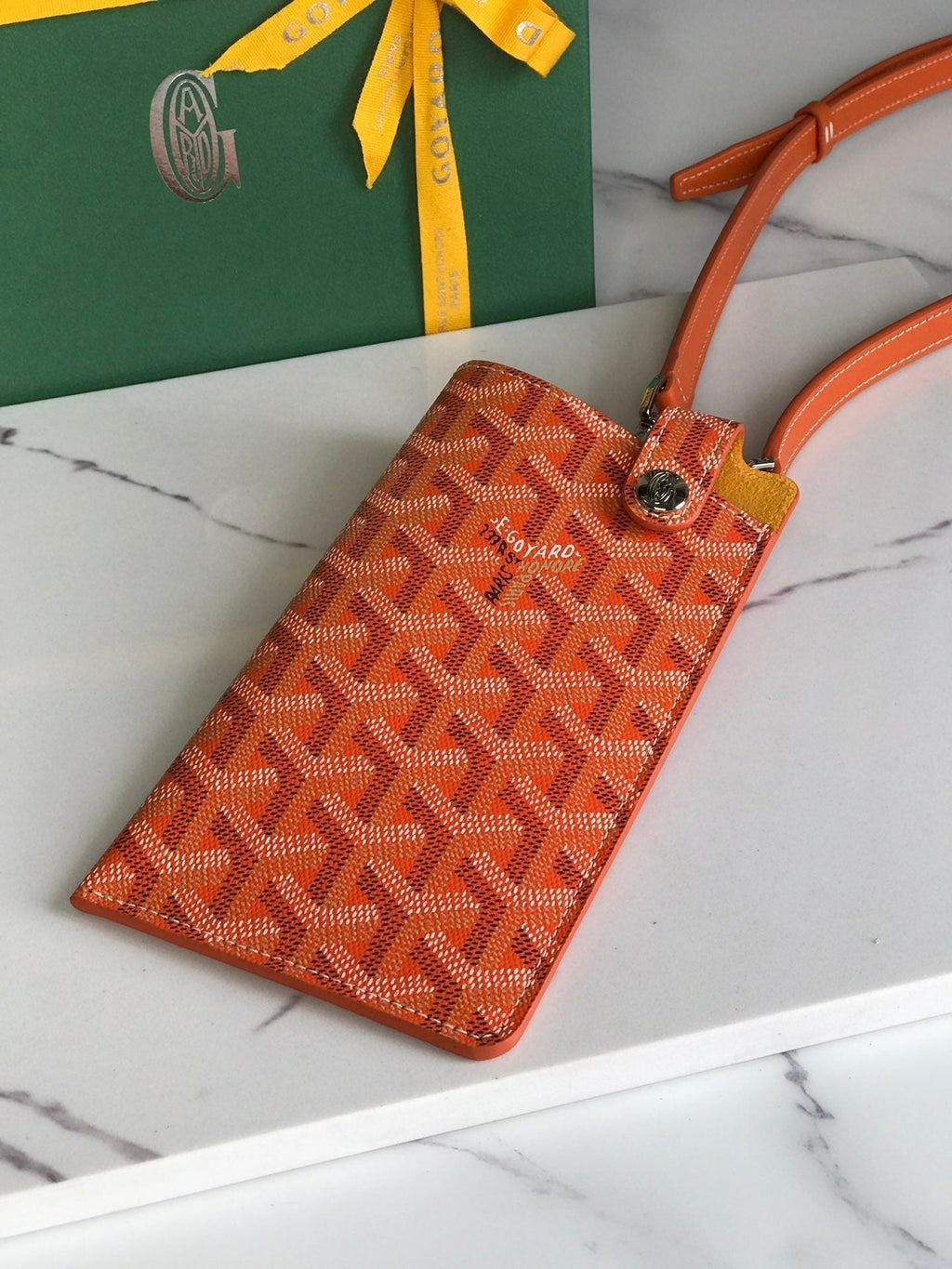 GOYARD MONTMARTRE GM CASE 18 IN ORANGE GOYARDINE CANVAS