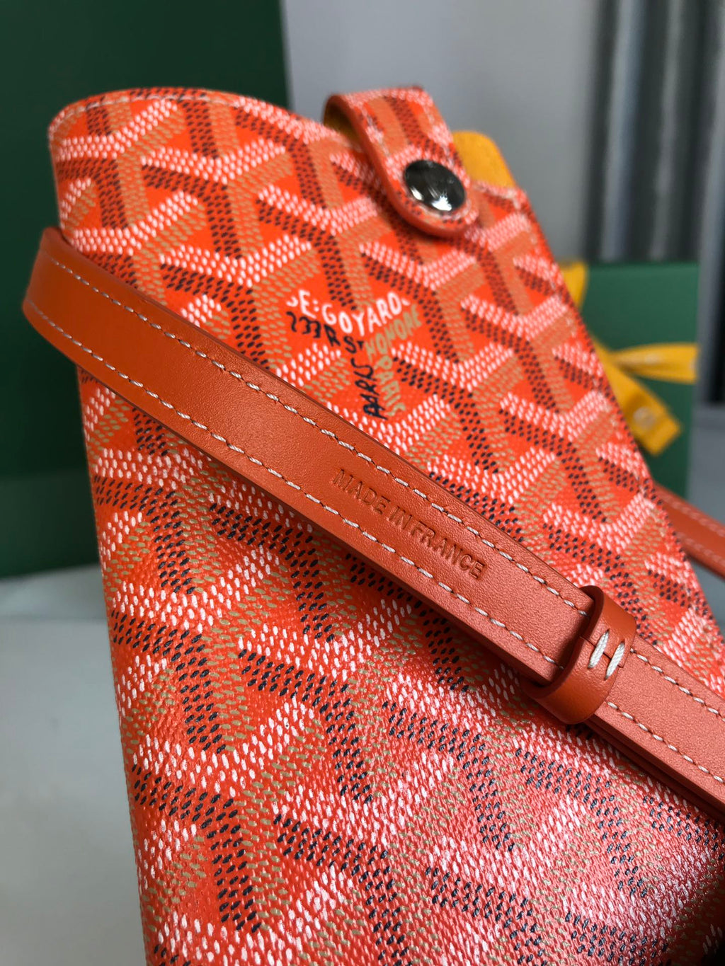GOYARD MONTMARTRE GM CASE 18 IN ORANGE GOYARDINE CANVAS