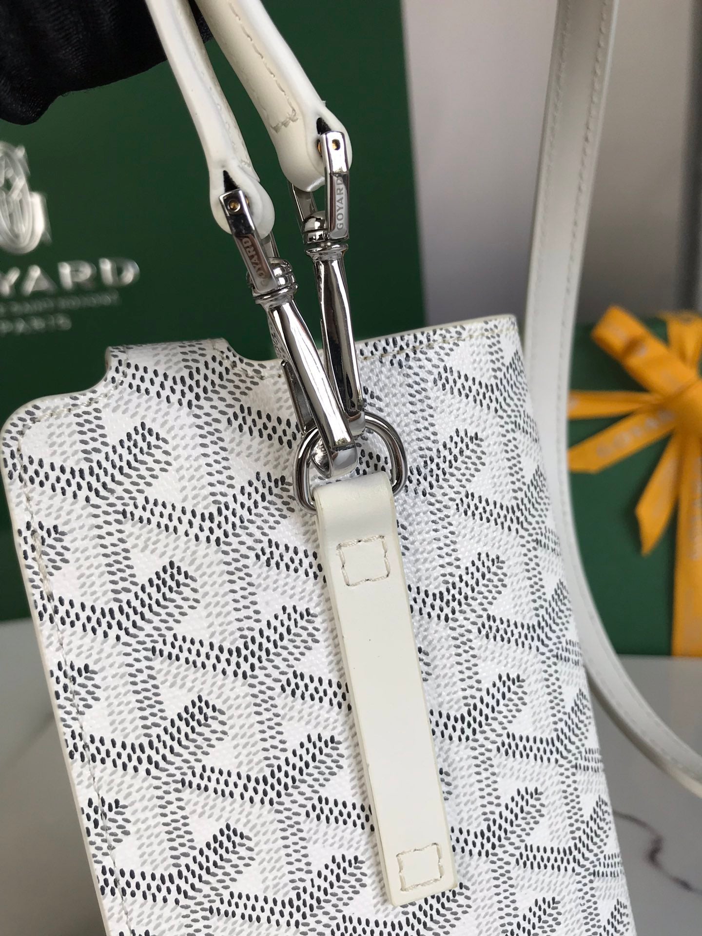 GOYARD MONTMARTRE GM CASE 18 IN WHITE GOYARDINE CANVAS