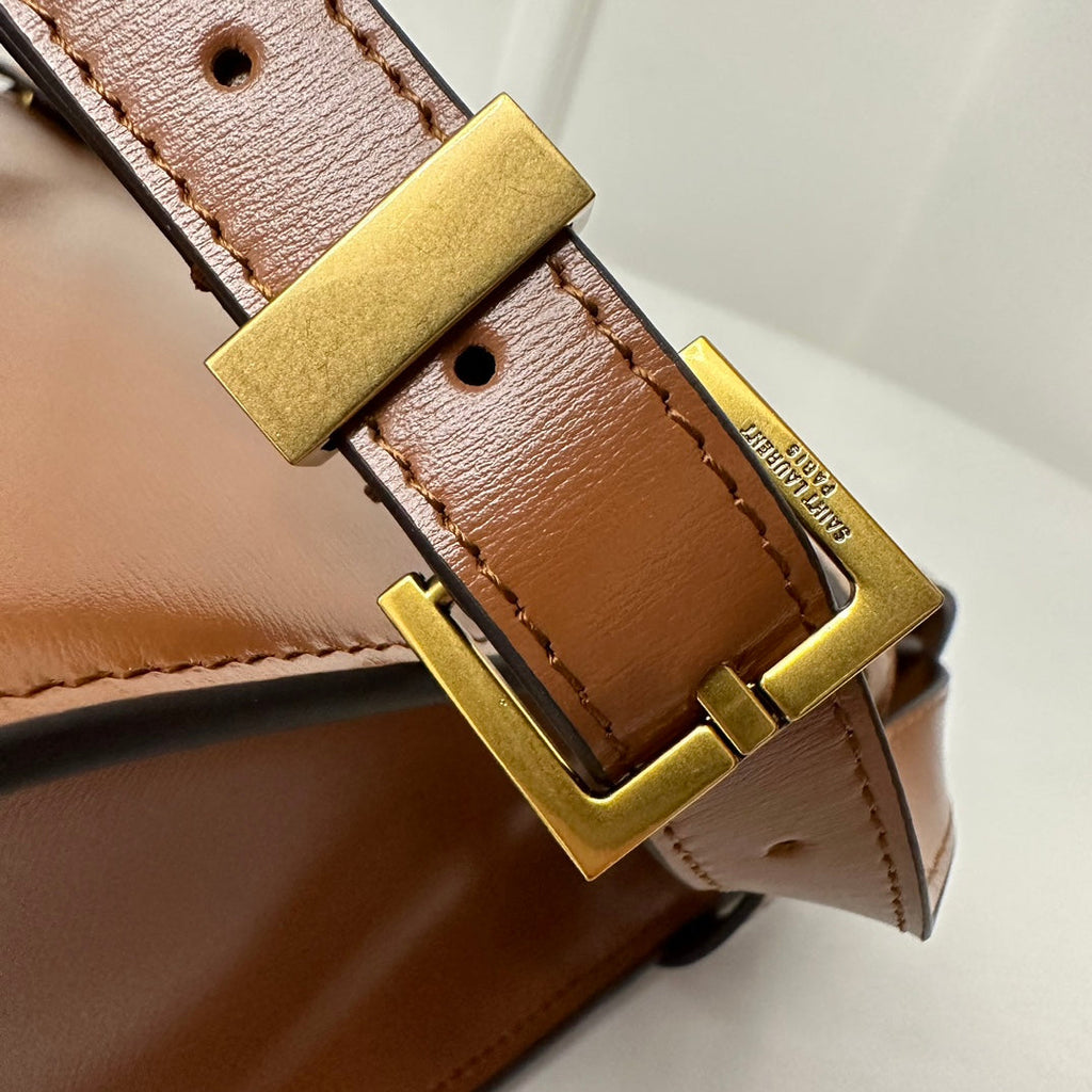 SAINT LAURENT MANHATTAN 29 TOP-HANDLE IN SMOOTH CINNAMON BROWN CALFSKIN