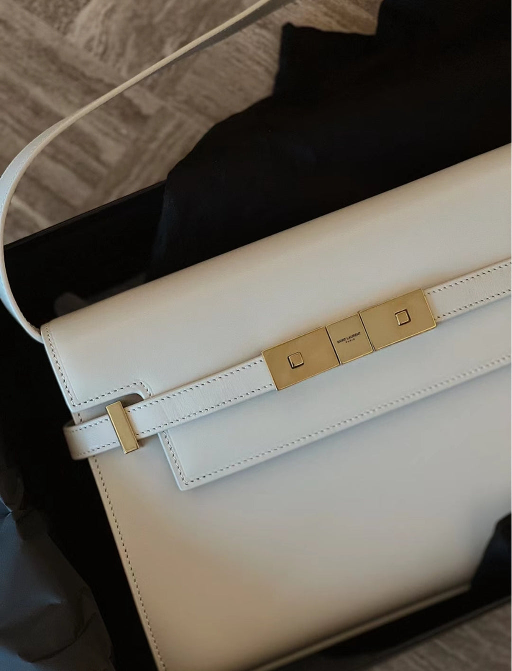 SAINT LAURENT MANHATTAN 29 TOP-HANDLE IN SMOOTH WHITE CALFSKIN