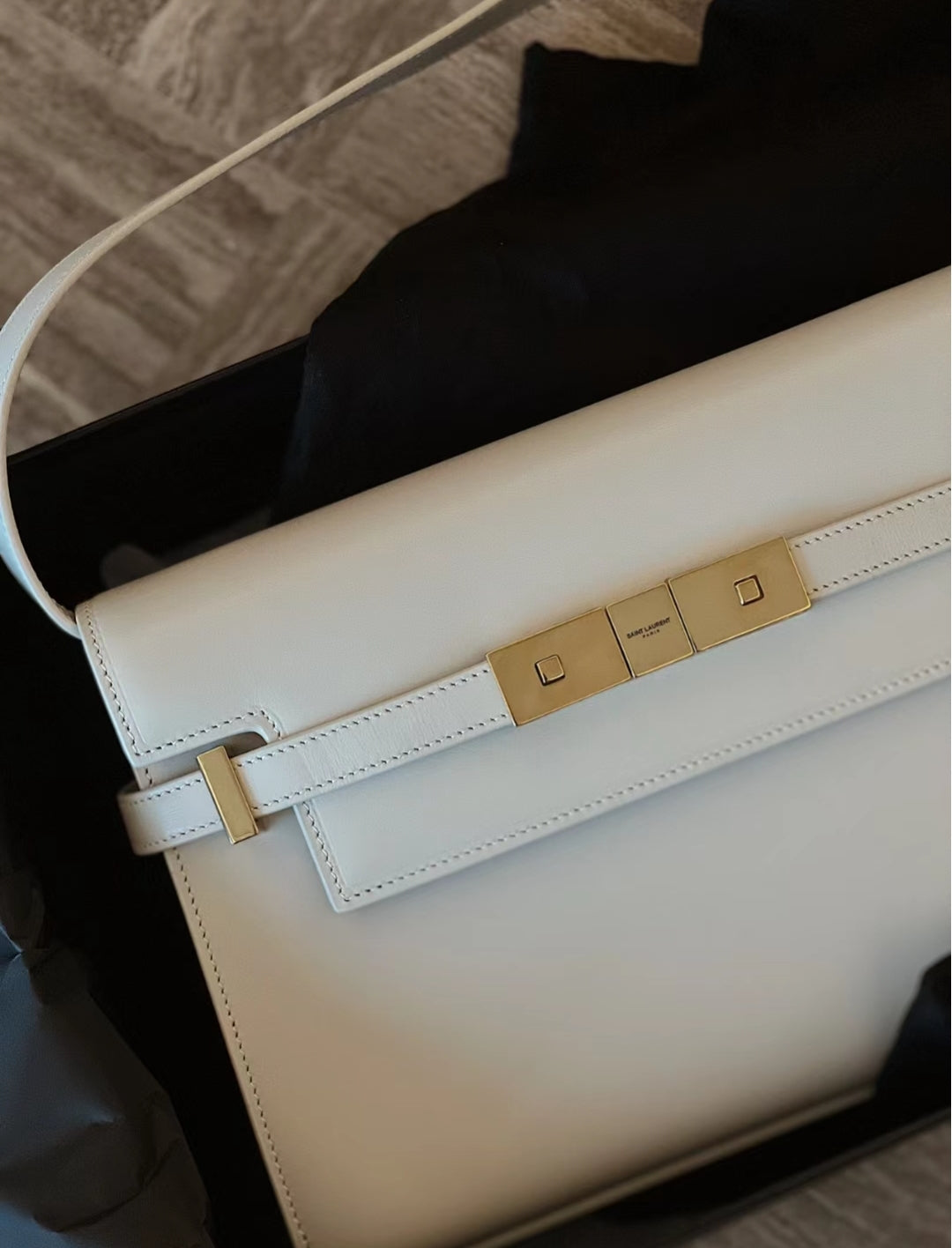 SAINT LAURENT MANHATTAN 29 TOP-HANDLE IN SMOOTH WHITE CALFSKIN