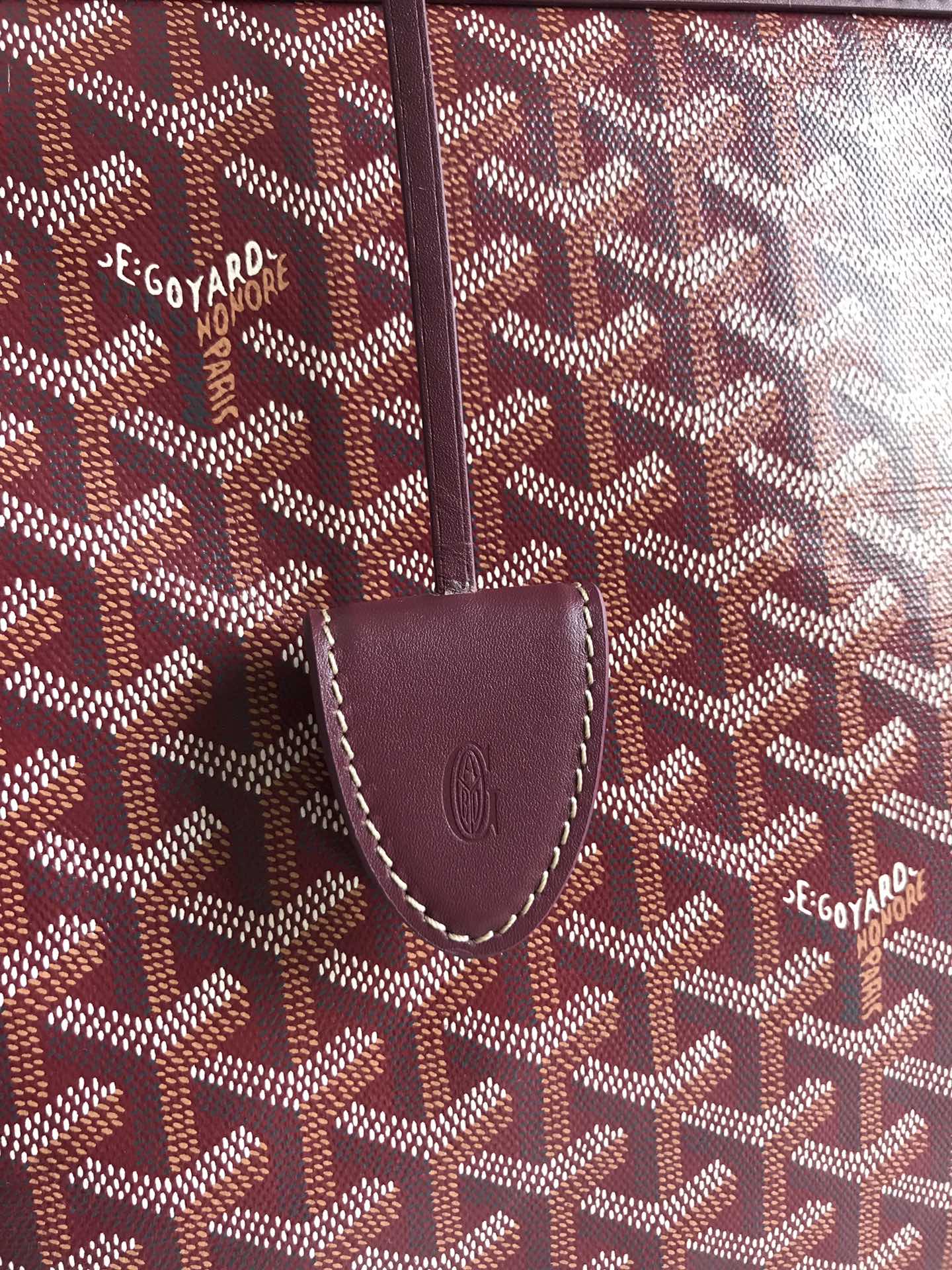 GOYARD BELLECHASSE BIAUDE PM BAG 36 IN WINE RED GOYARDINE CANVAS AND CALFSKIN TRIM