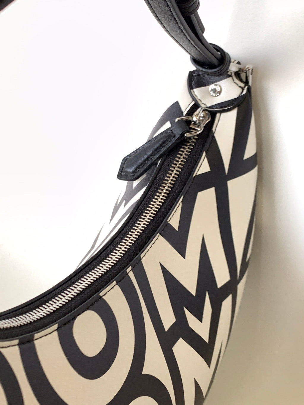 FENDI FENDIGRAPHY SMALL 29 IN WHITE MIX BLACK SMOOTH CALFSKIN SILVER HARDWARE