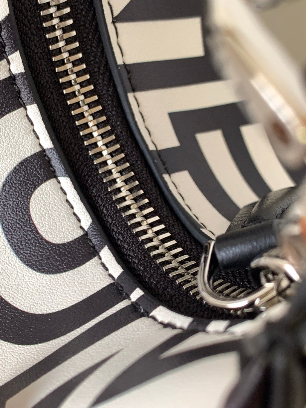 FENDI FENDIGRAPHY MINI 16 IN WHITE MIX BLACK SMOOTH CALFSKIN SILVER HARDWARE