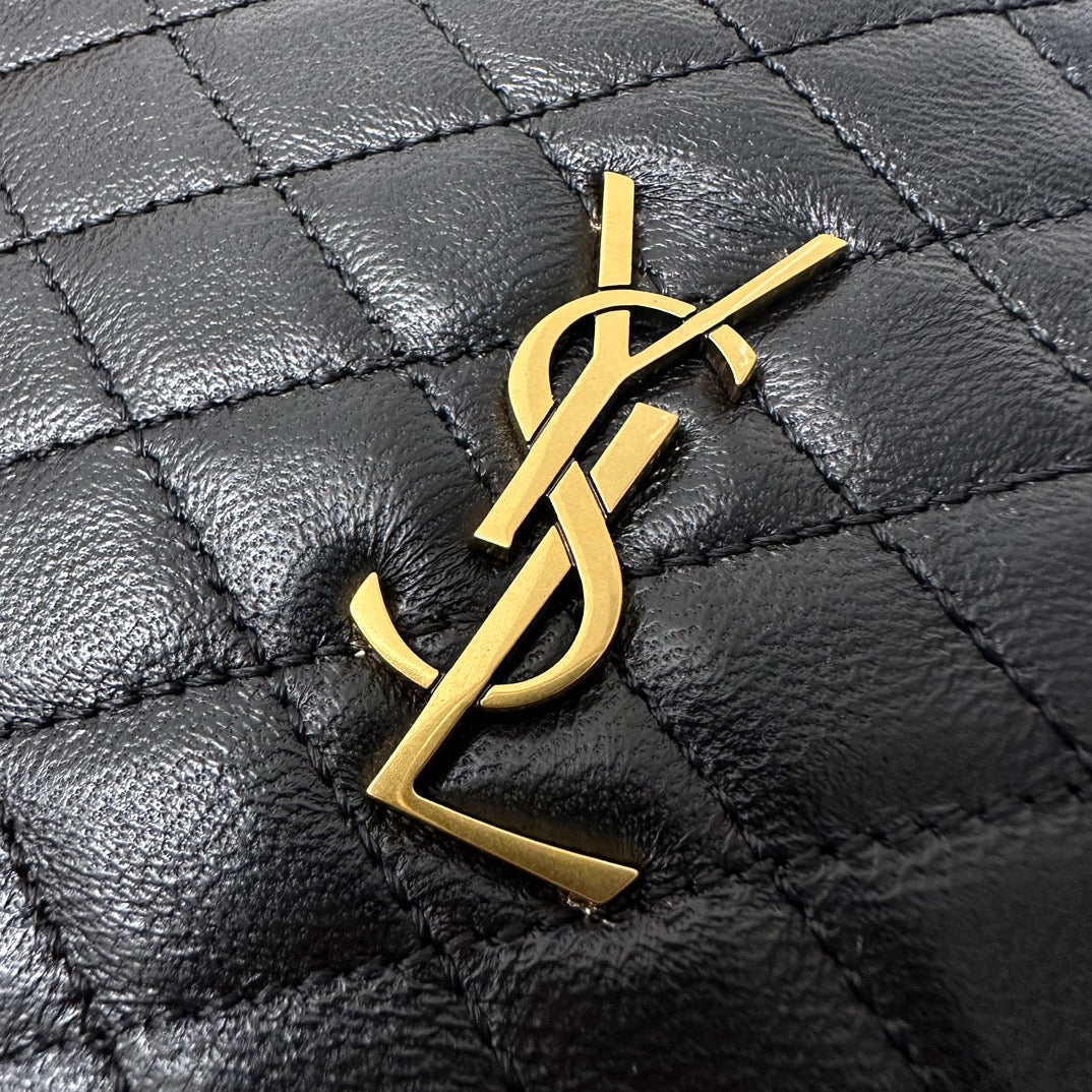 SAINT LAURENT GABY 19 ZIPPED POUCH IN QUILTED BLACK LAMBSKIN