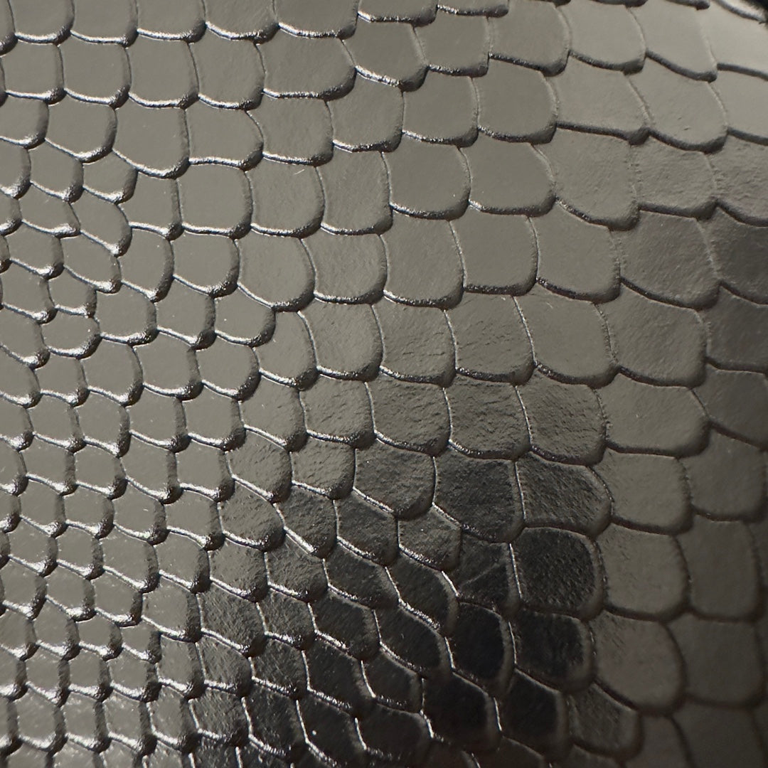 SAINT LAURENT LE 5 À 7 HANDBAG 24 IN SNAKE PATTERN BLACK CALFSKIN
