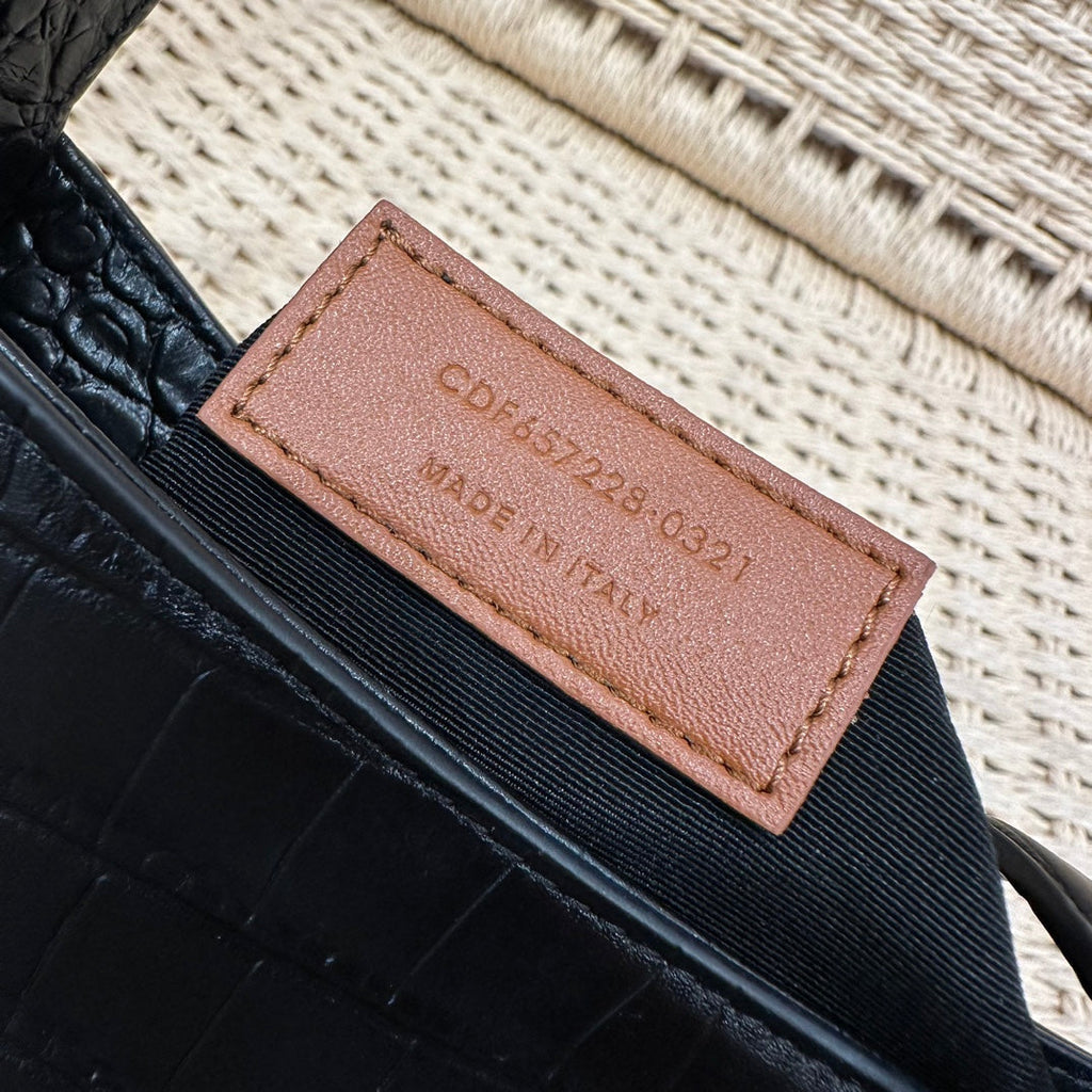 SAINT LAURENT LE 5 À 7 BAG 24 BLACK CALFSKIN HOBO