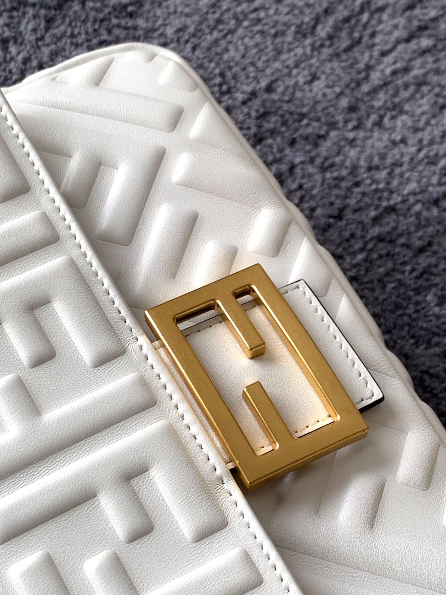 FENDI Fend Baguette 27 Bag With FF Motif White Leather Ghw