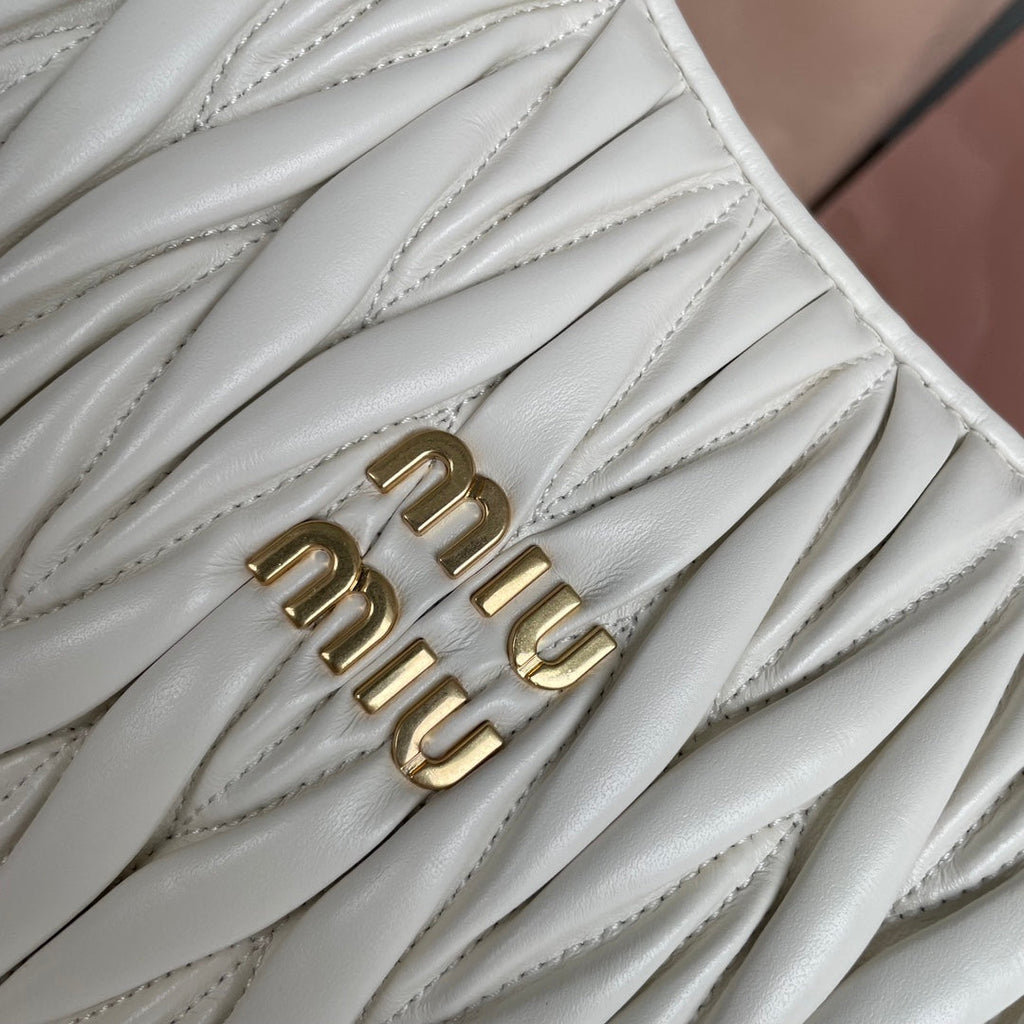 MIU MIU WANDER 29 BAG IN WHITE LAMBSKIN