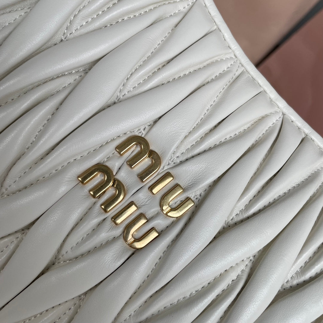 MIU MIU WANDER 29 BAG IN WHITE LAMBSKIN