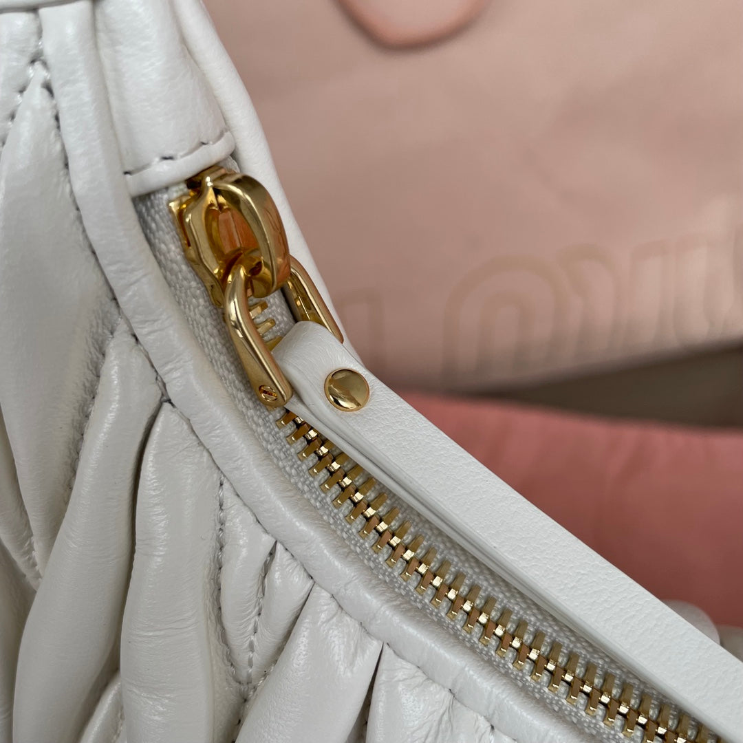 MIU MIU WANDER 29 BAG IN WHITE LAMBSKIN