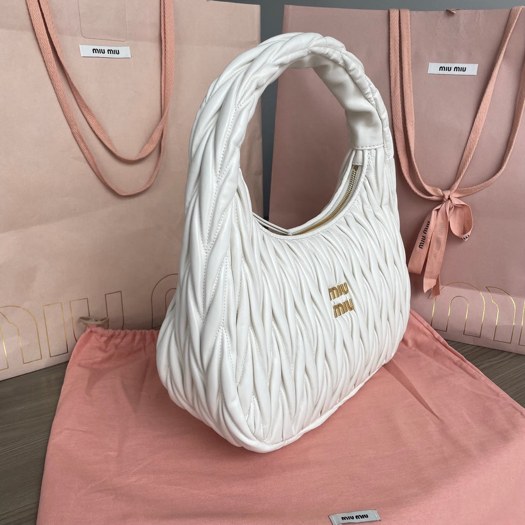 MIU MIU WANDER 29 BAG IN WHITE LAMBSKIN