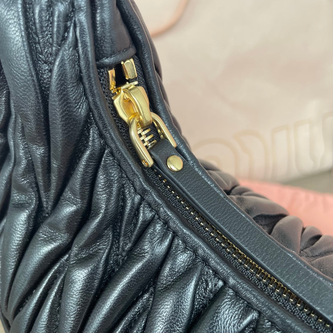 MIU MIU WANDER 29 BAG IN BLACK LAMBSKIN