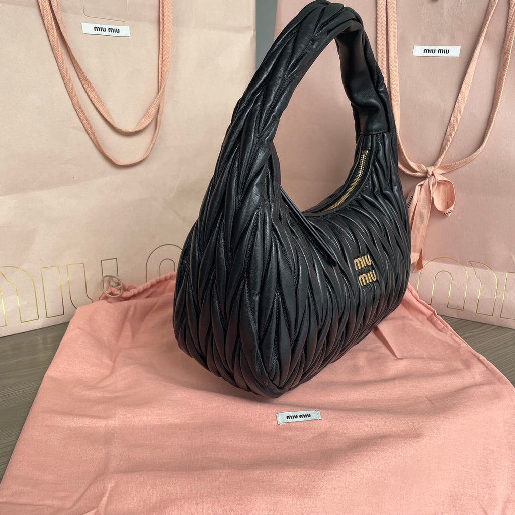 MIU MIU WANDER 29 BAG IN BLACK LAMBSKIN