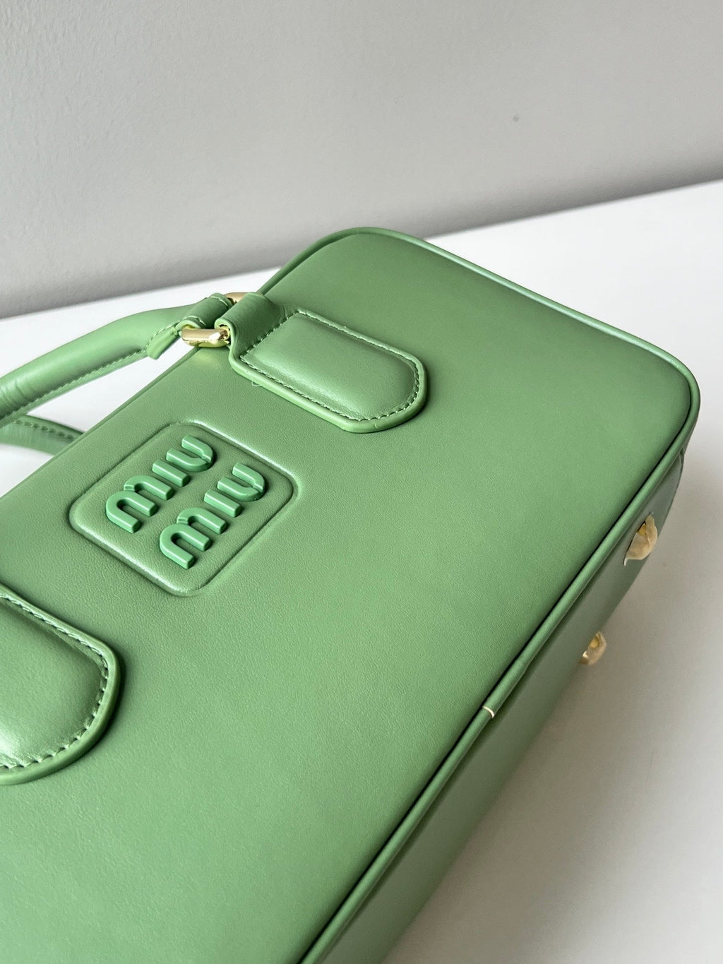 MIU MIU ARCADIE 27 BAG IN EMERALD GREEN CALFSKIN
