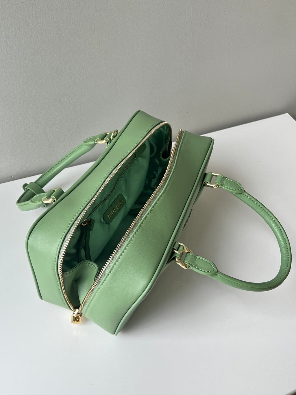 MIU MIU ARCADIE 27 BAG IN EMERALD GREEN CALFSKIN