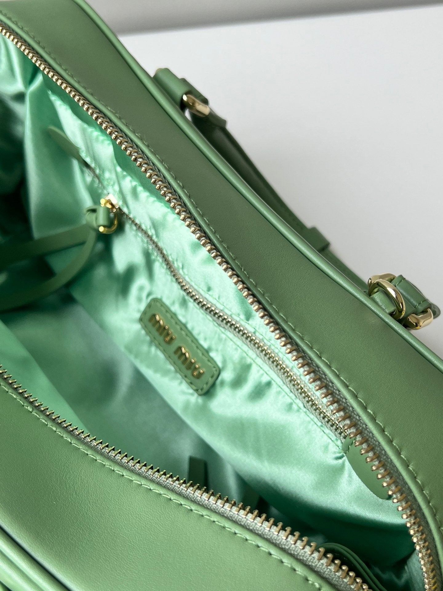 MIU MIU ARCADIE 27 BAG IN EMERALD GREEN CALFSKIN
