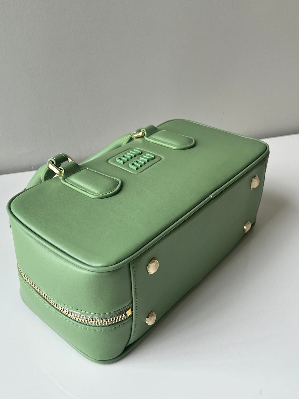 MIU MIU ARCADIE 27 BAG IN EMERALD GREEN CALFSKIN