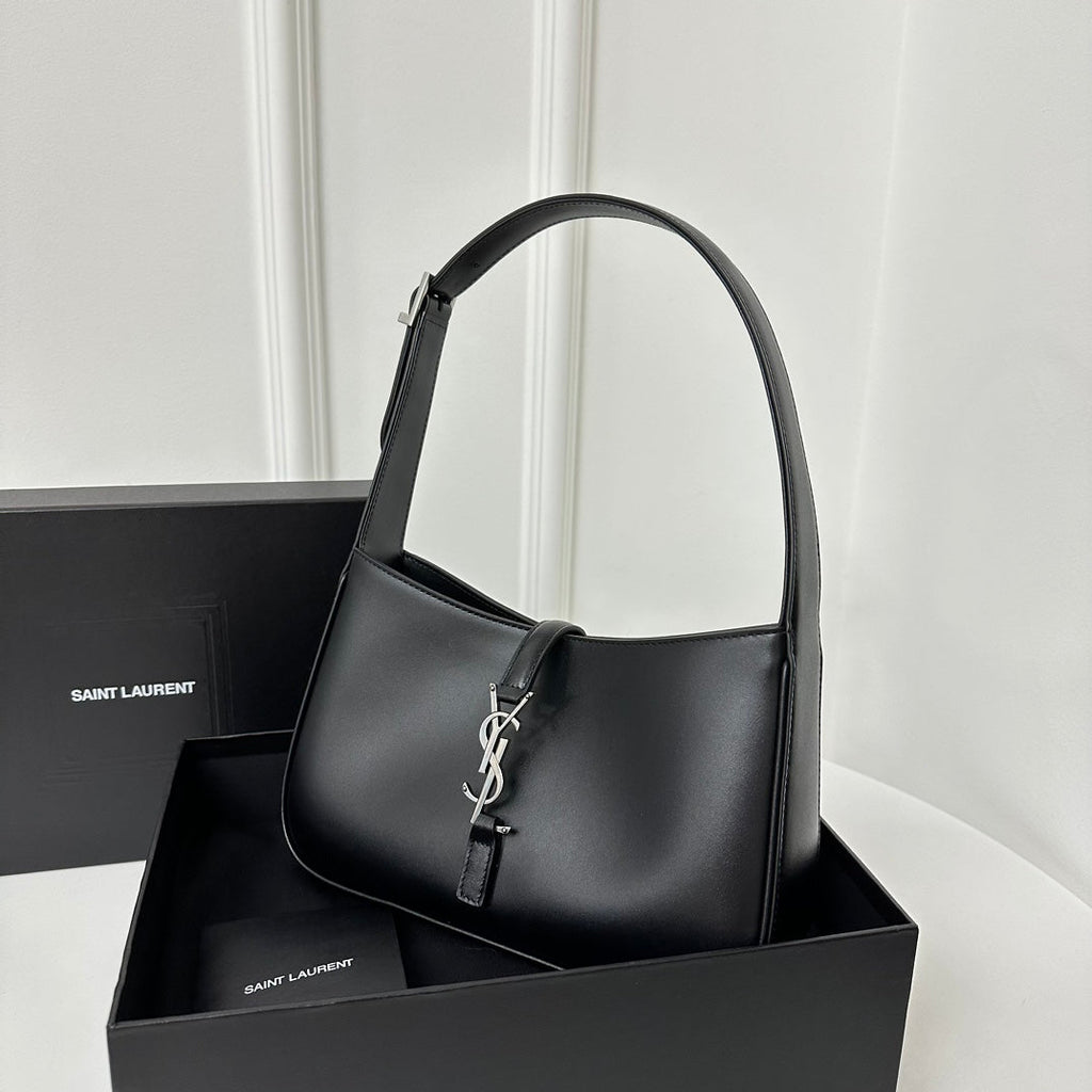 SAINT LAURENT LE 5 À 7 BAG 24 BLACK CALFSKIN WITH SILVER LOGO