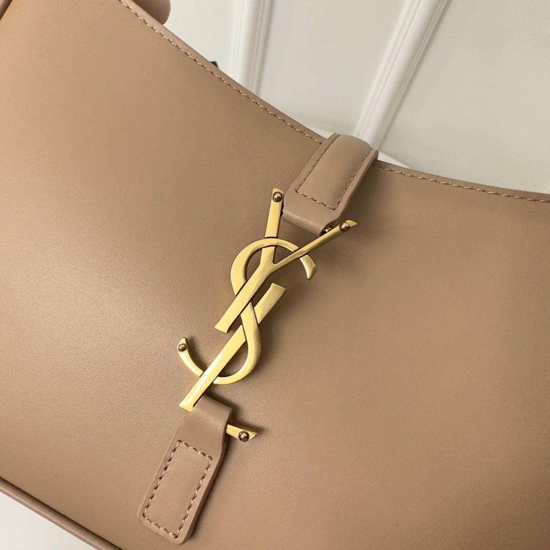 SAINT LAURENT LE 5 À 7 BAG 24 BEIGE CREAM CALFSKIN