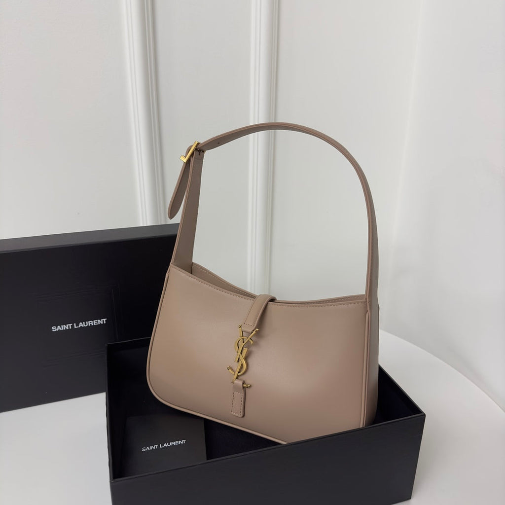 SAINT LAURENT LE 5 À 7 BAG 24 BEIGE CREAM CALFSKIN