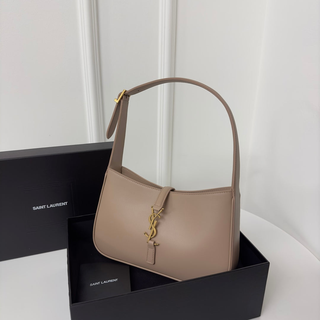 SAINT LAURENT LE 5 À 7 BAG 24 BEIGE CREAM CALFSKIN