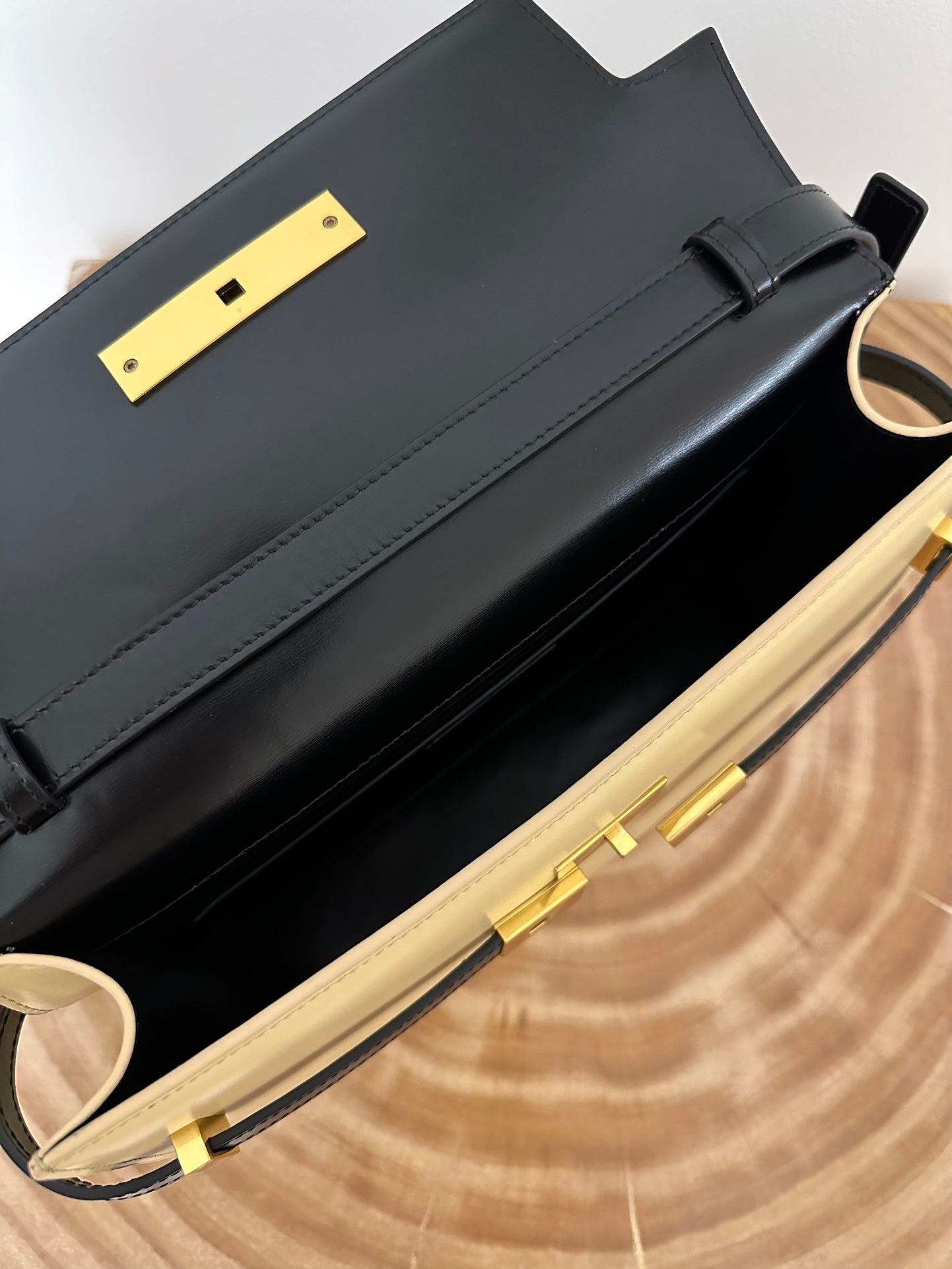 SAINT LAURENT MANHATTAN 29 TOP-HANDLE IN SMOOTH BLACK BEIGE CALFSKIN