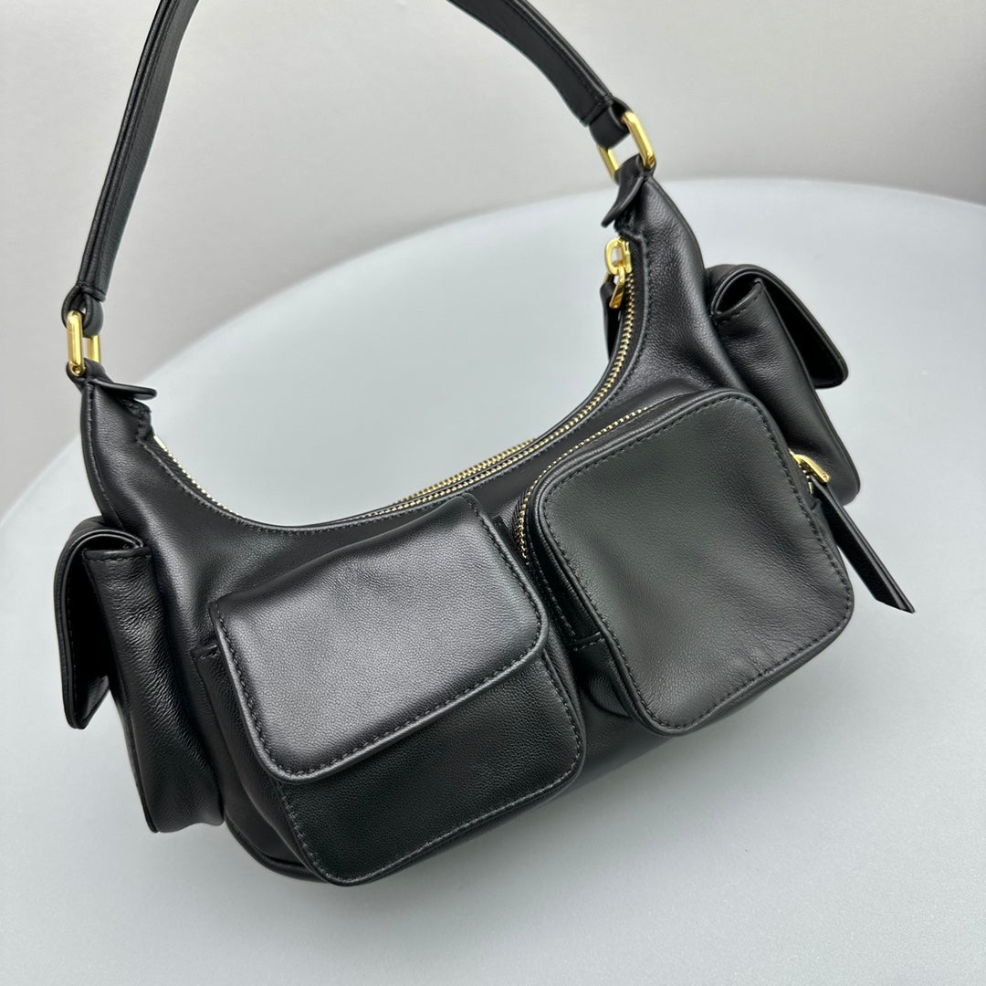 MIU MIU PUCKET BAG 21 IN BLACK CALFSKIN